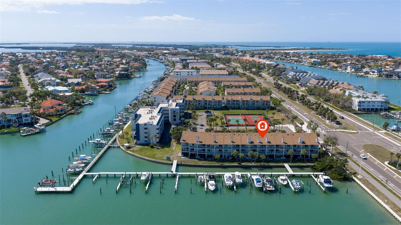 117 YACHT CLUB LN