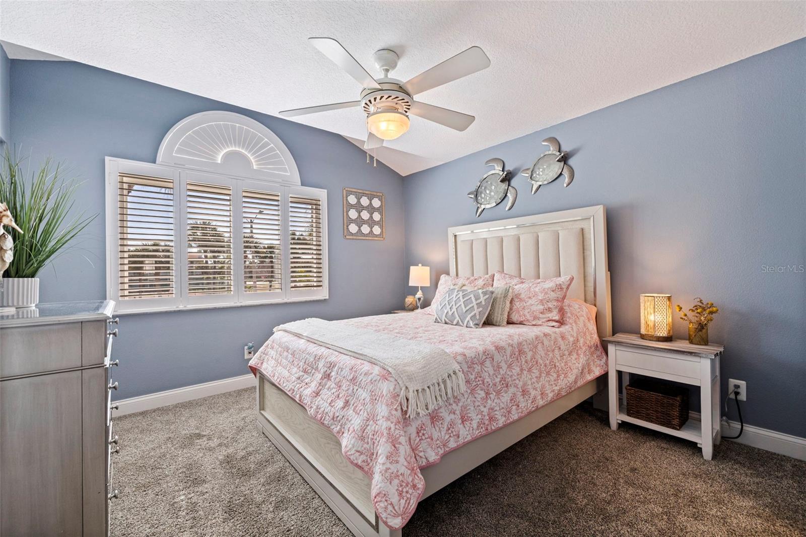 117 YACHT CLUB LN