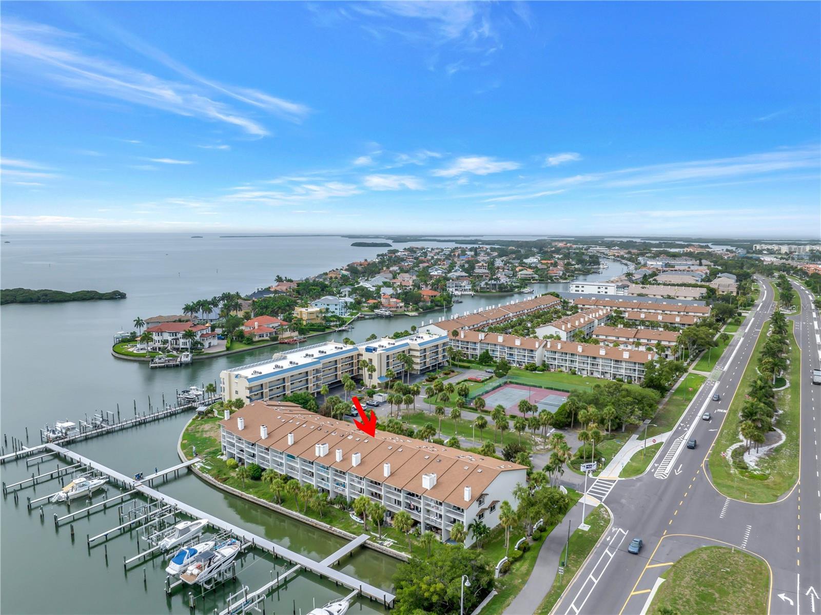 117 YACHT CLUB LN