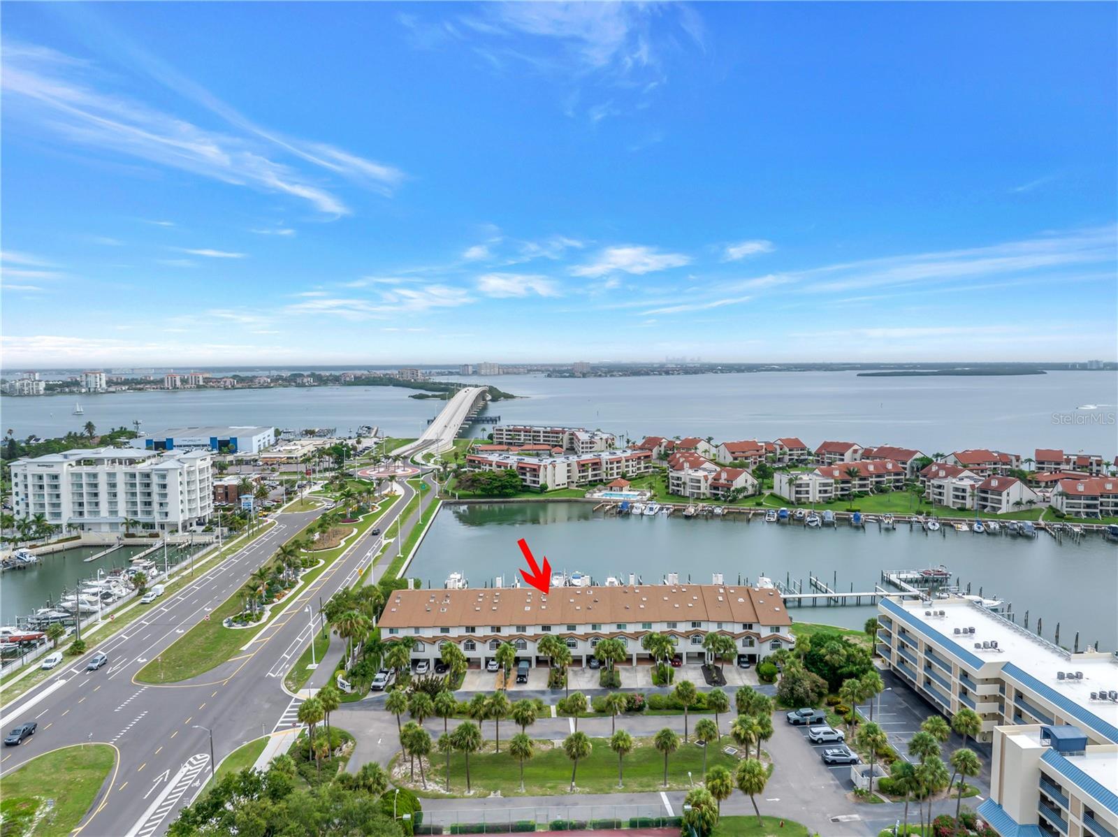 117 YACHT CLUB LN