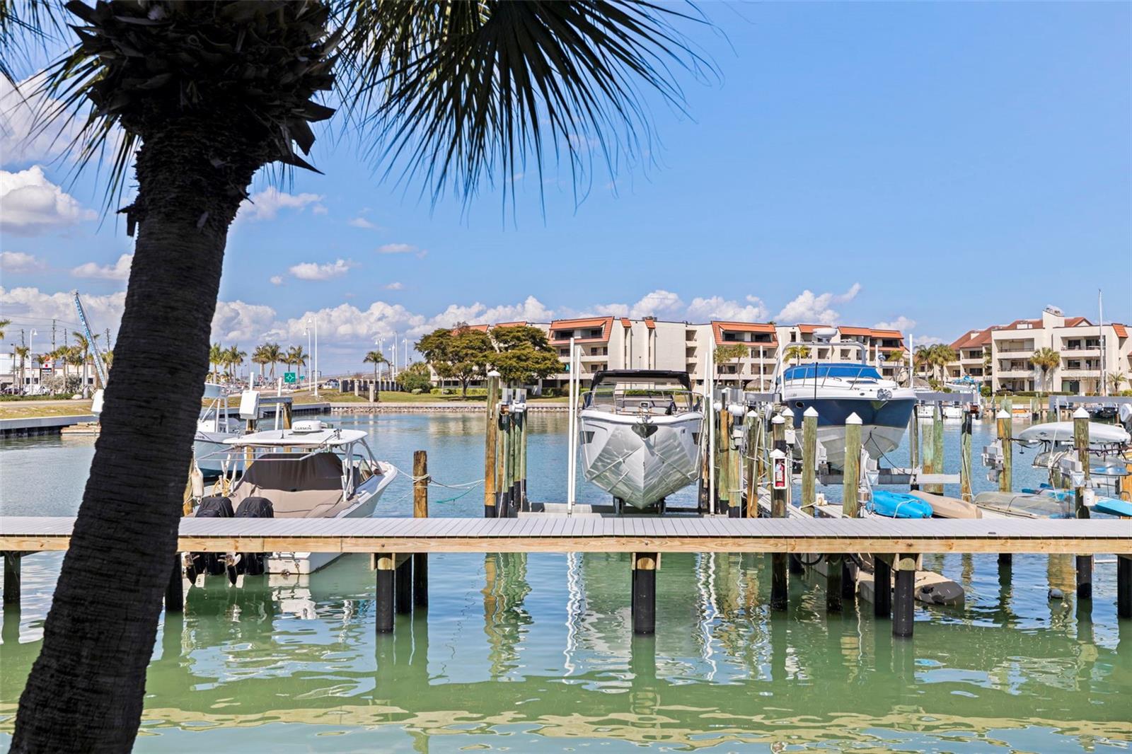 117 YACHT CLUB LN
