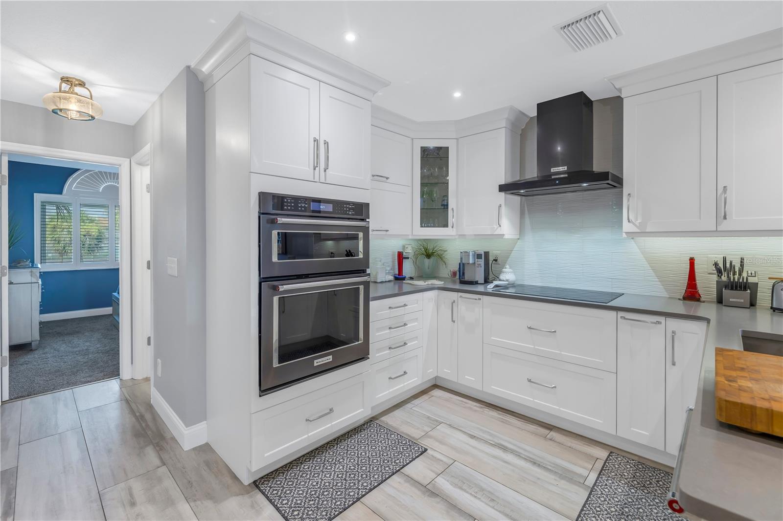 117 YACHT CLUB LN