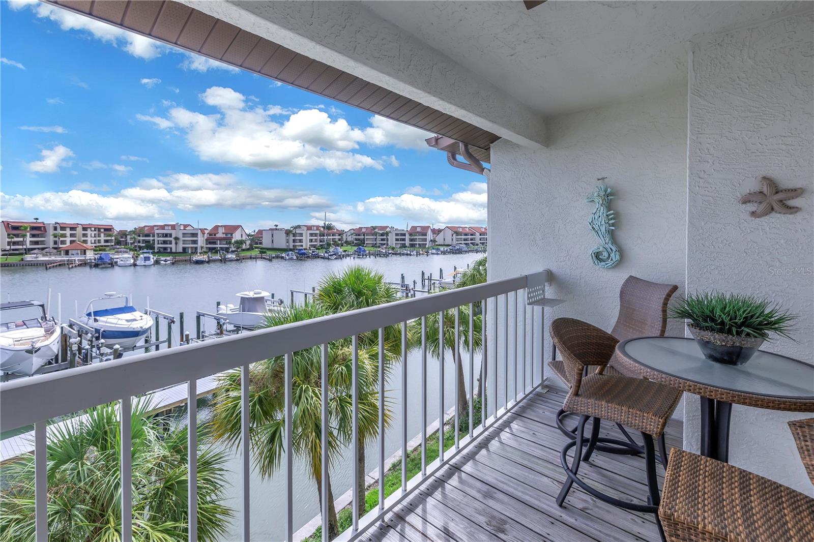 117 YACHT CLUB LN