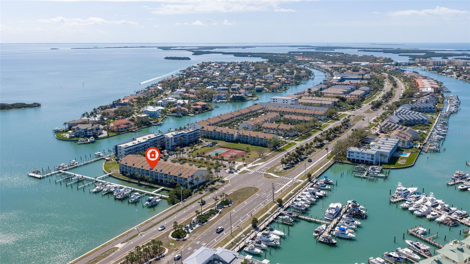 117 YACHT CLUB LN