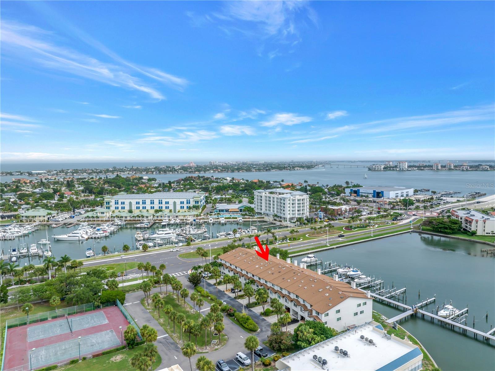 117 YACHT CLUB LN