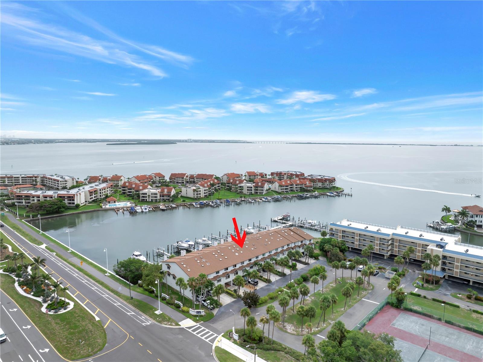 117 YACHT CLUB LN