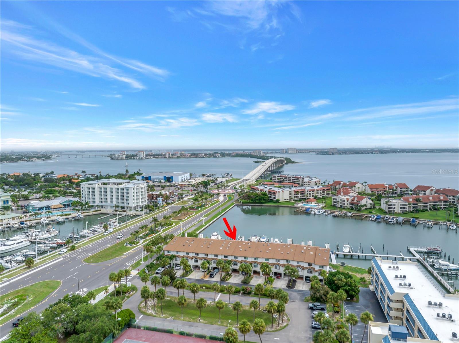 117 YACHT CLUB LN