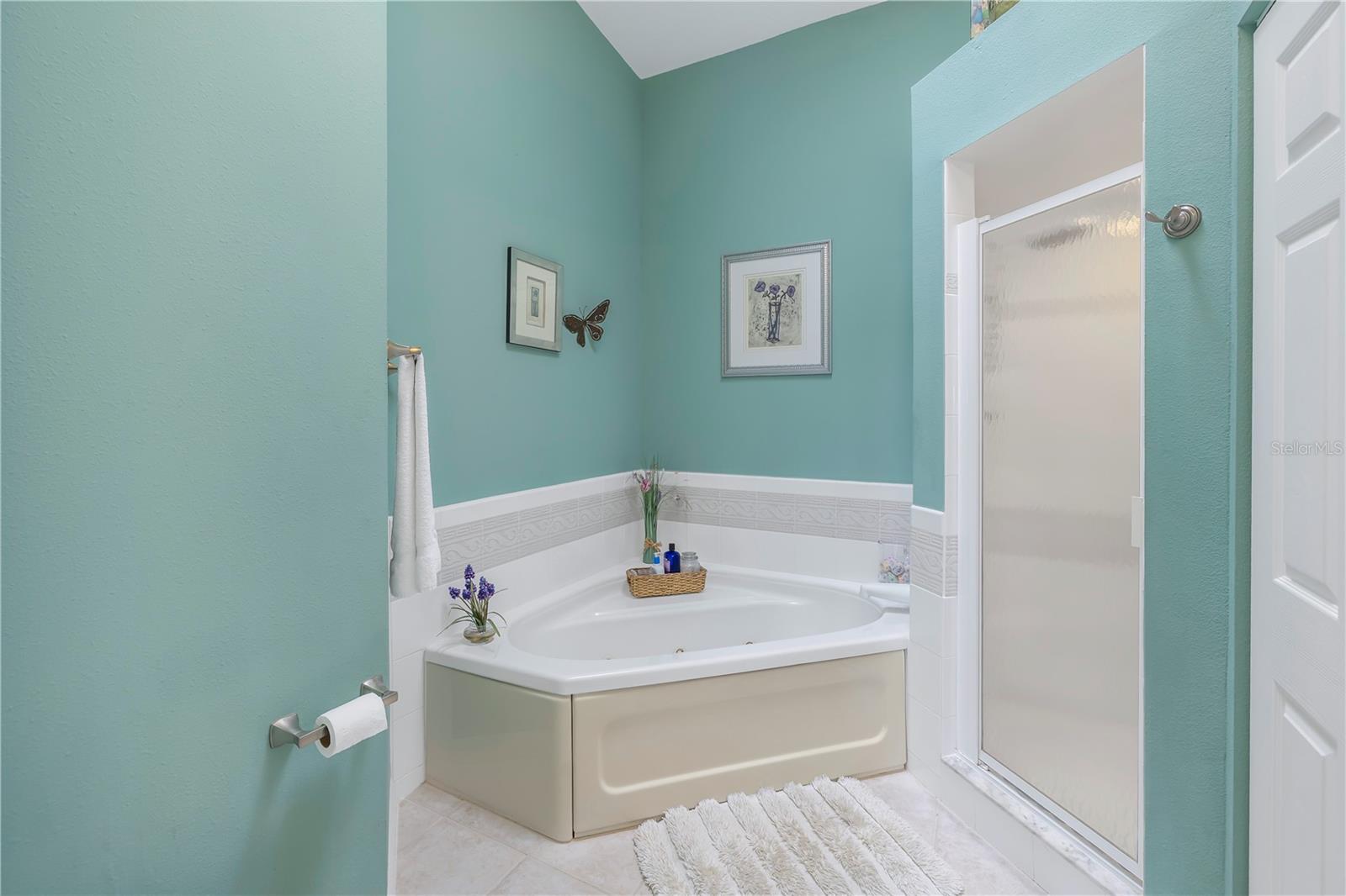 117 YACHT CLUB LN