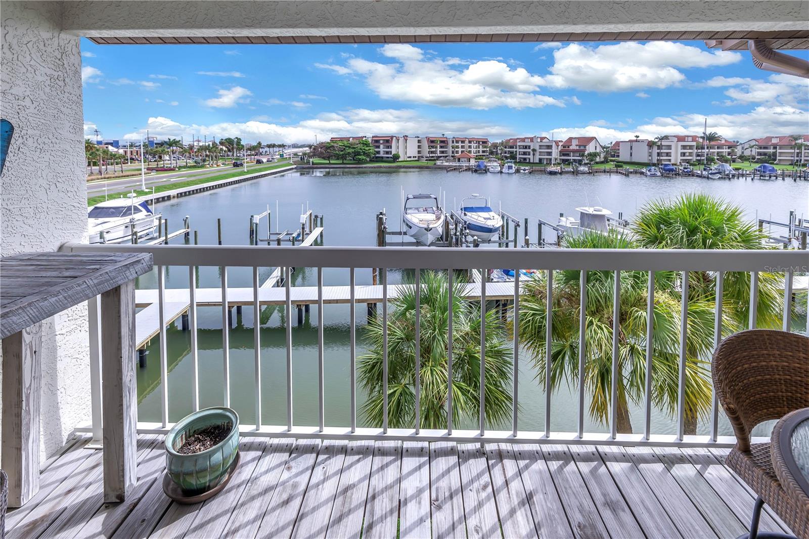 117 YACHT CLUB LN