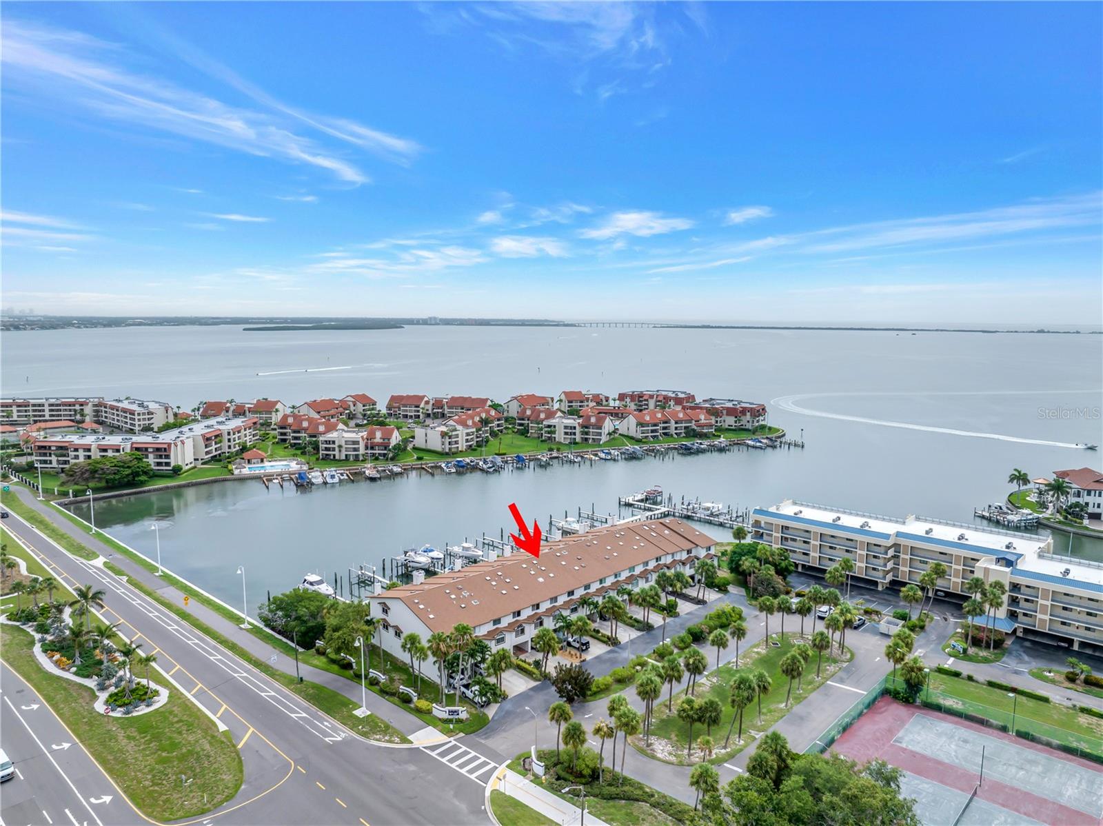 117 YACHT CLUB LN