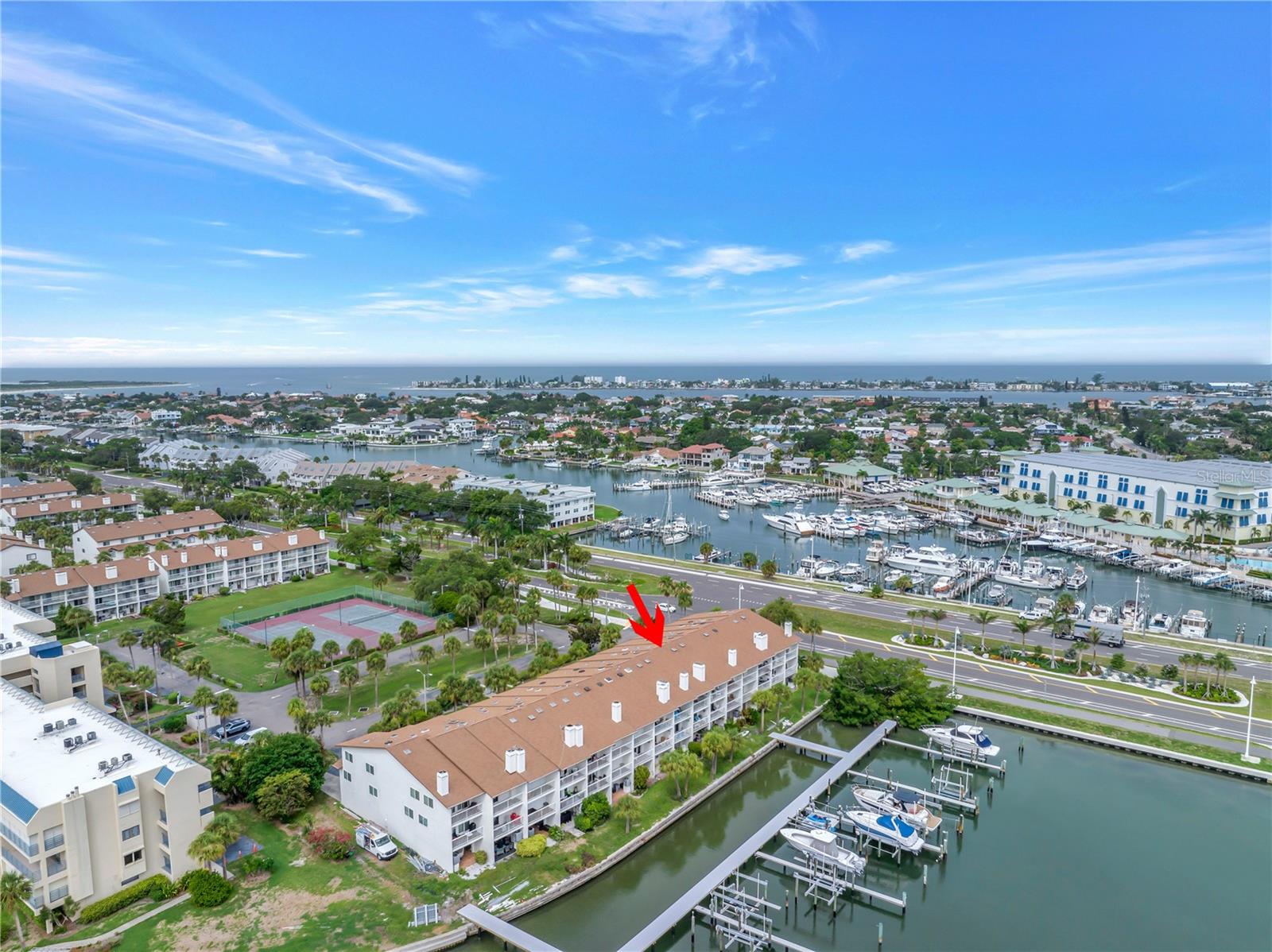 117 YACHT CLUB LN
