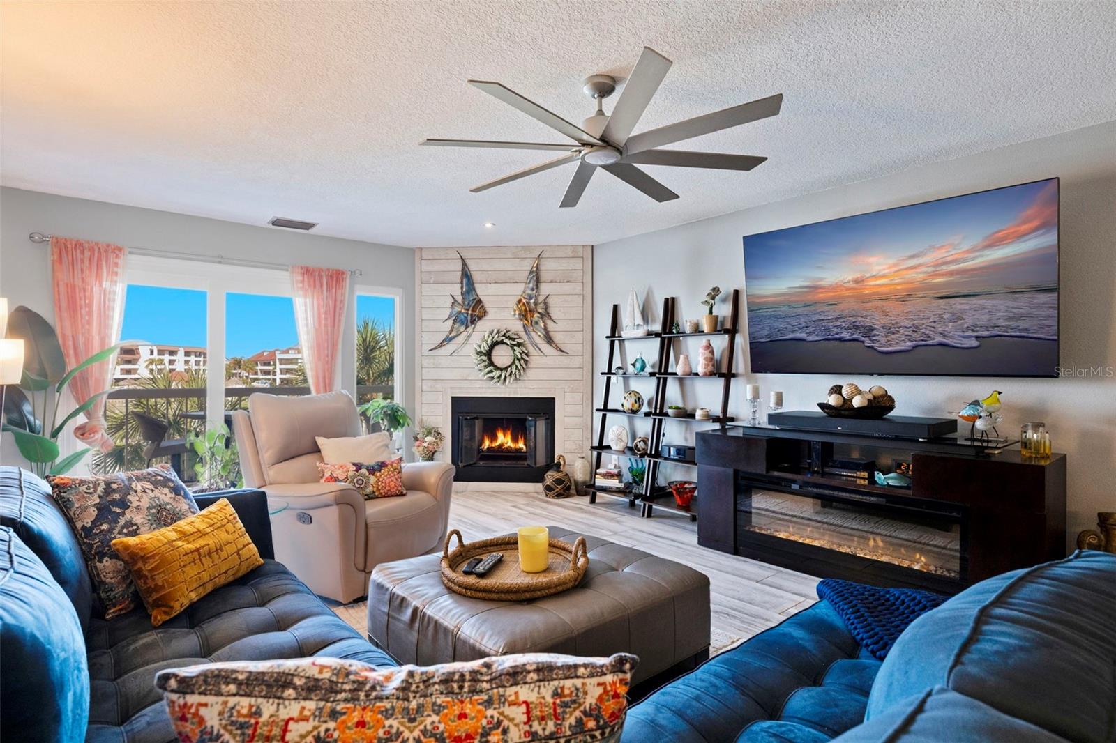 117 YACHT CLUB LN