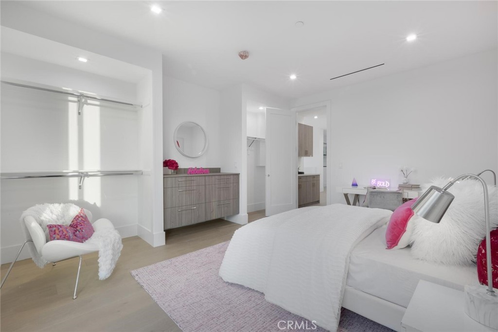 16706 Magnolia Boulevard