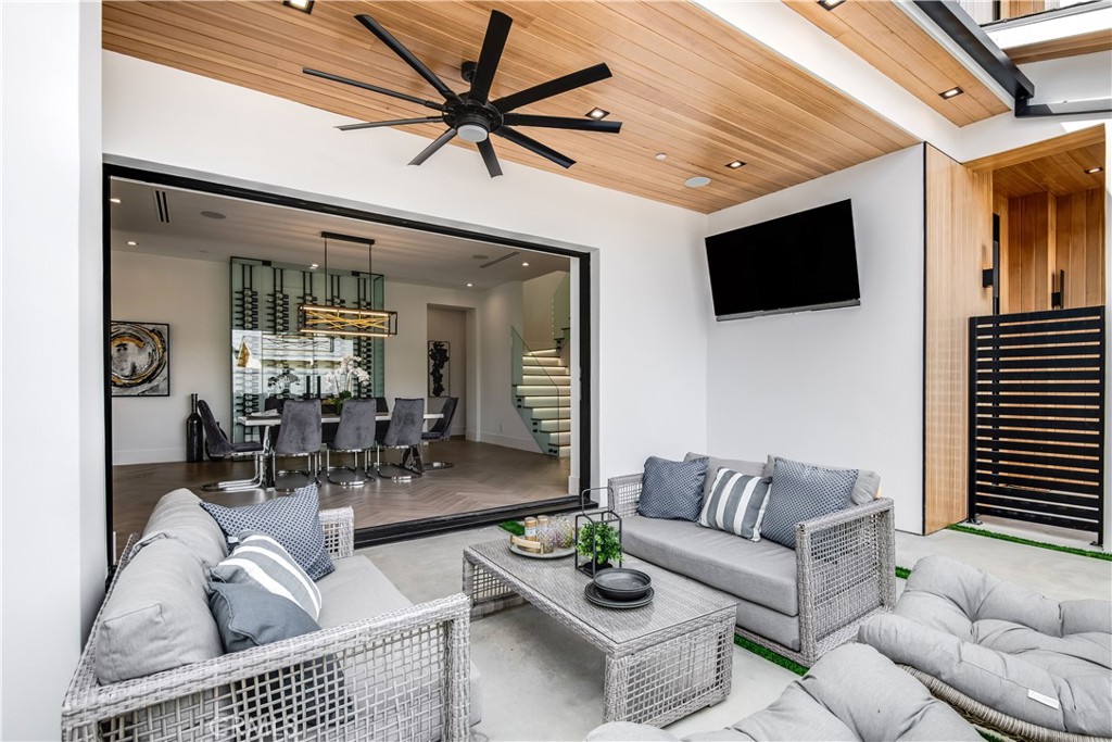 16706 Magnolia Boulevard