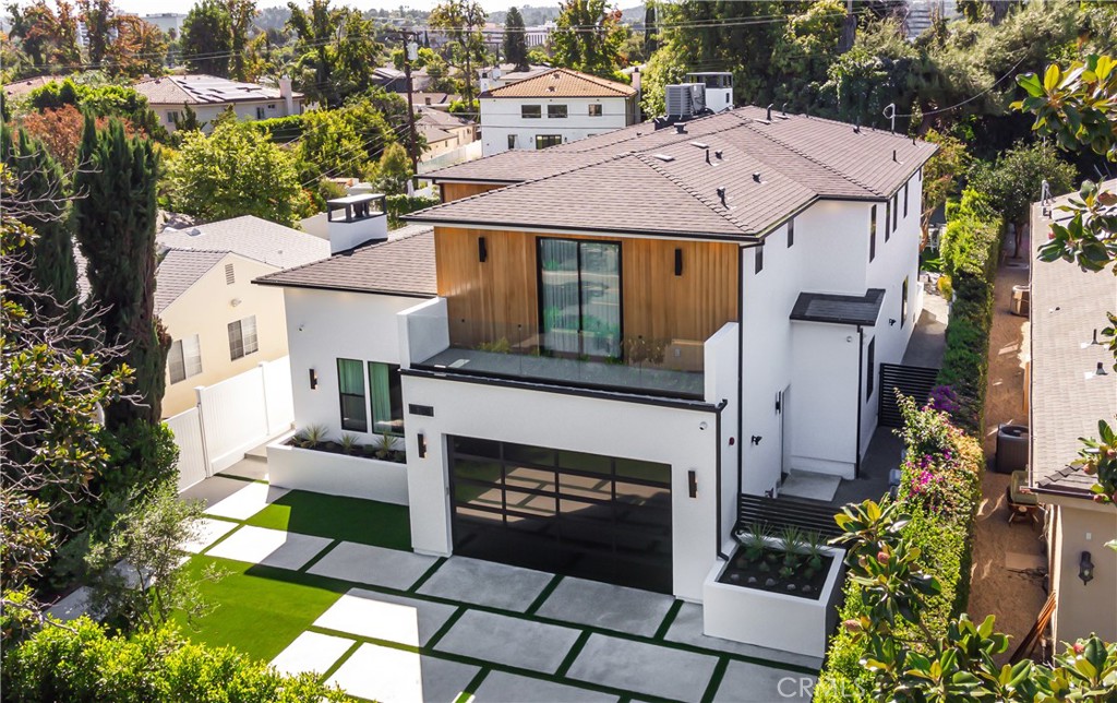 16706 Magnolia Boulevard