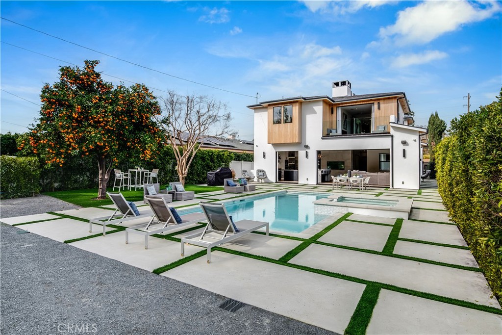 16706 Magnolia Boulevard