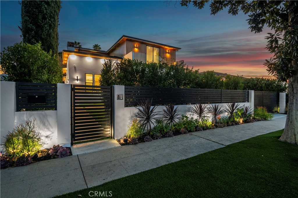 16706 Magnolia Boulevard
