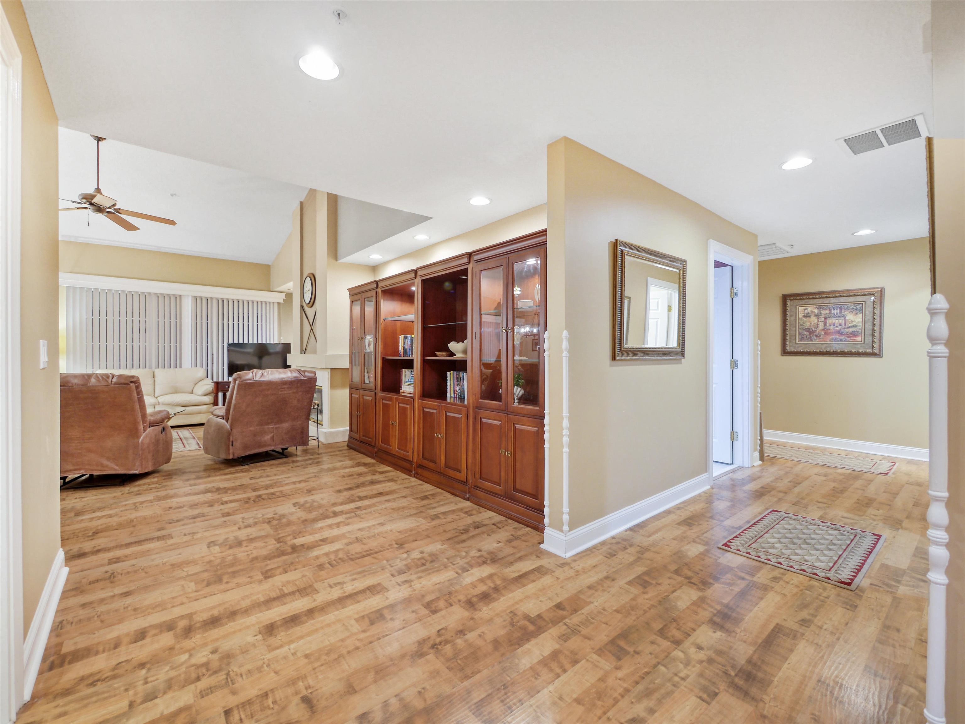 345 N Shore Circle Unit: 1211
