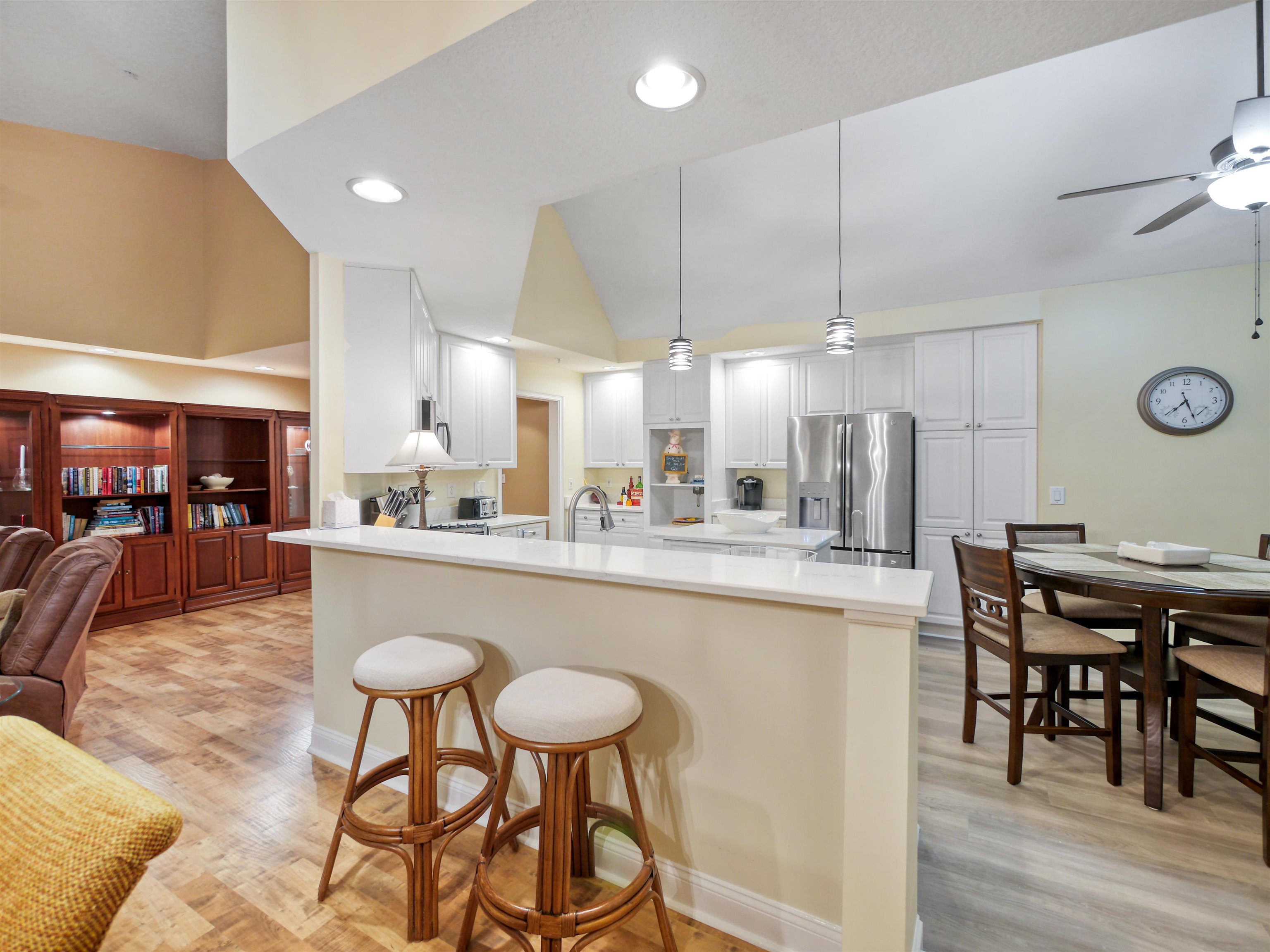 345 N Shore Circle Unit: 1211