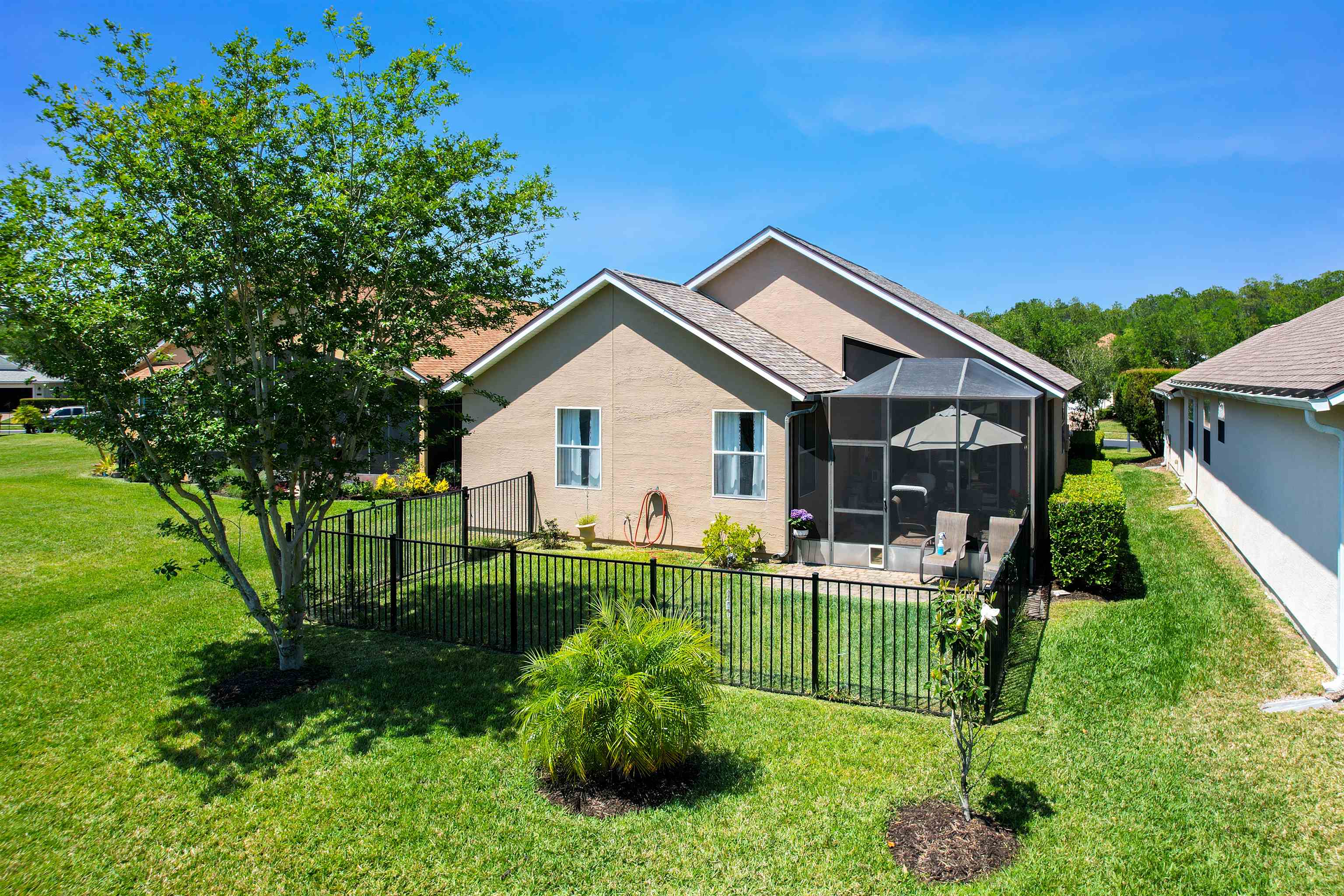 909 Hazeltine Ct