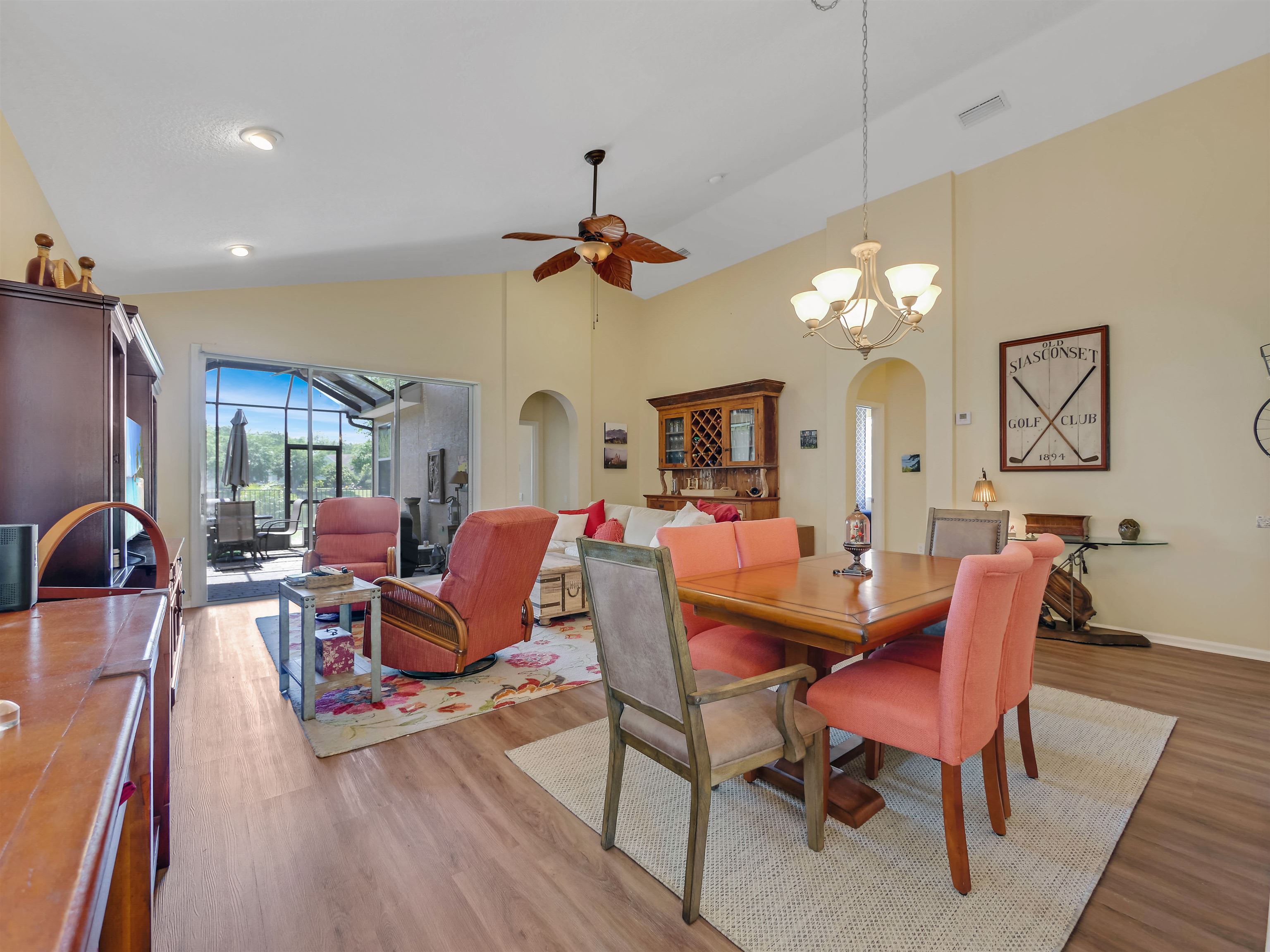 909 Hazeltine Ct