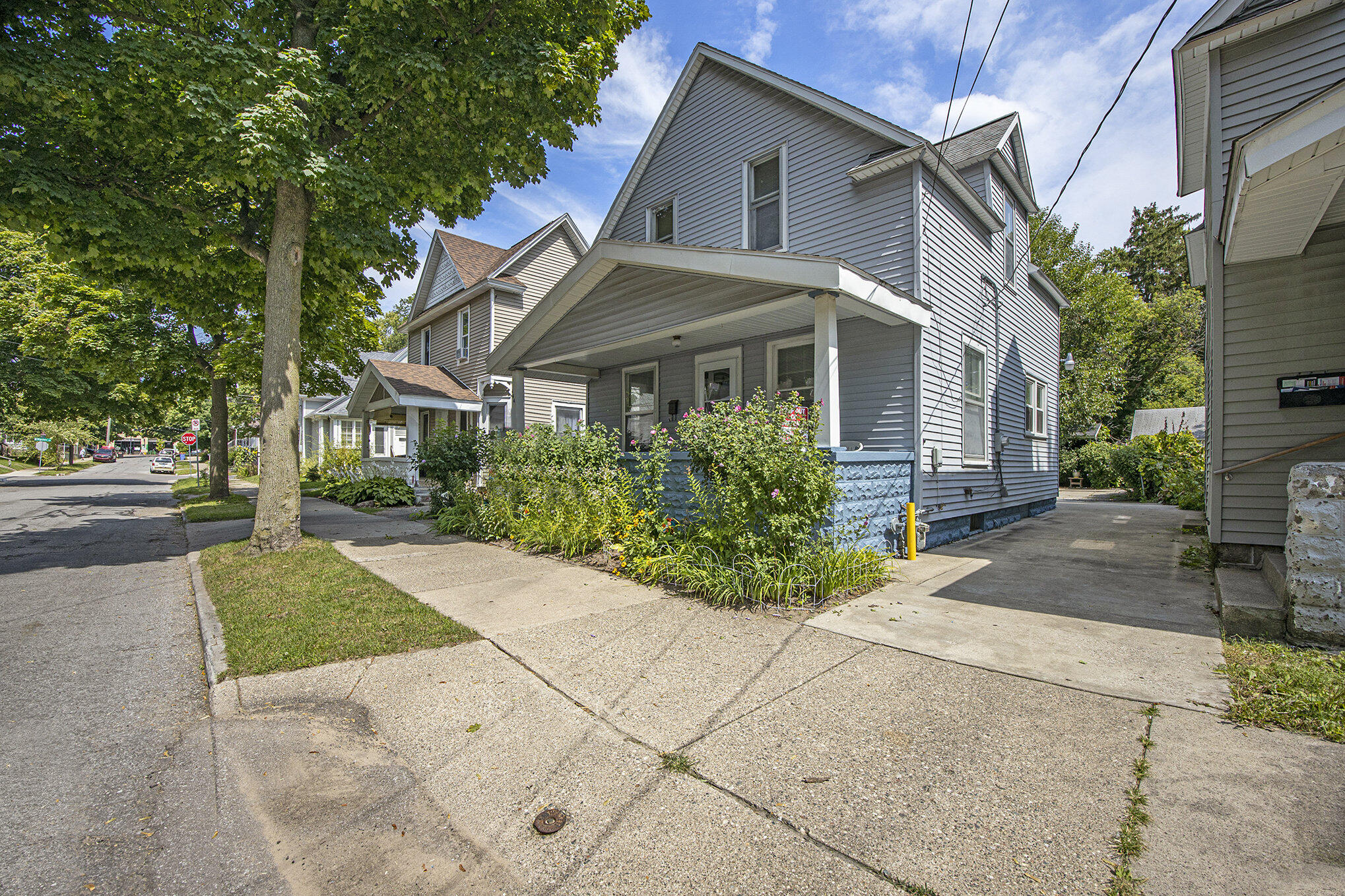 444 Barth Avenue SE