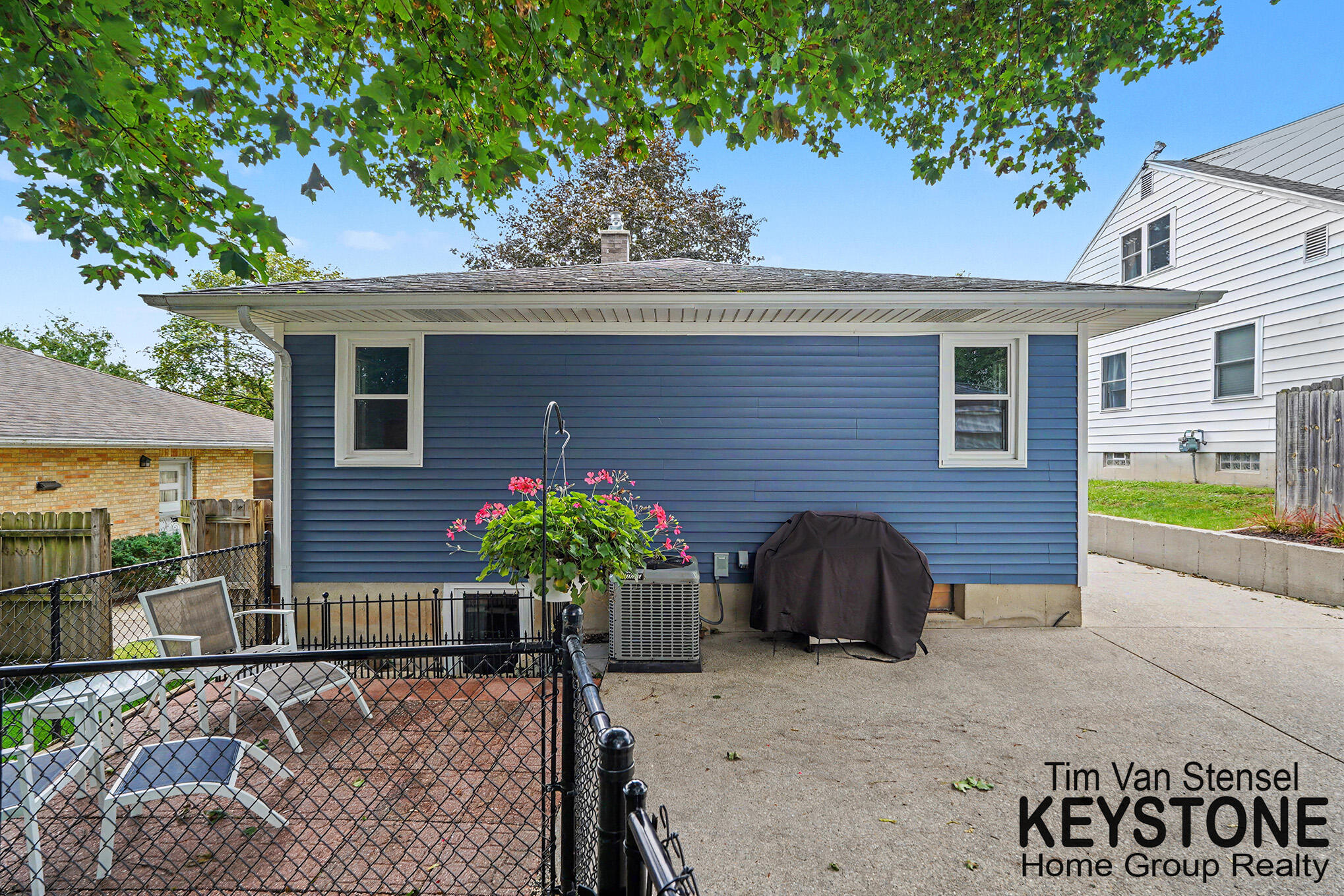 502 Tuttle Avenue NE
