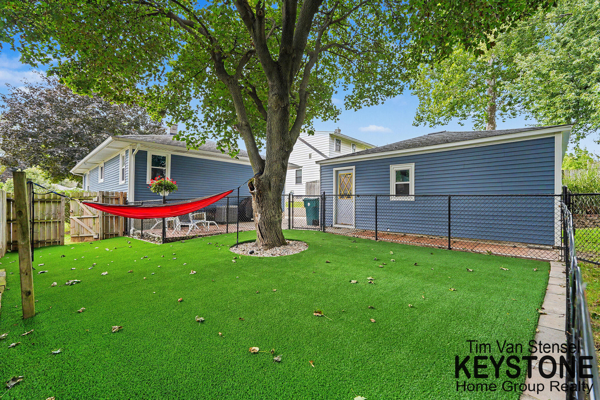502 Tuttle Avenue NE