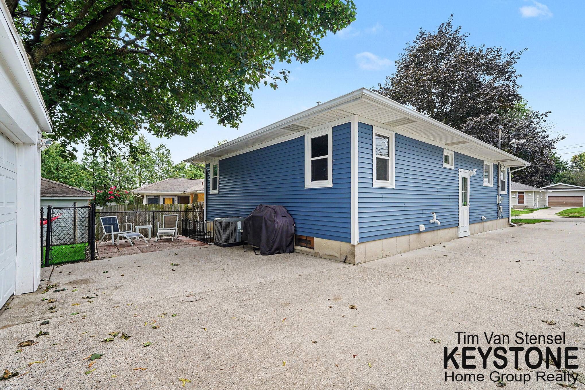 502 Tuttle Avenue NE