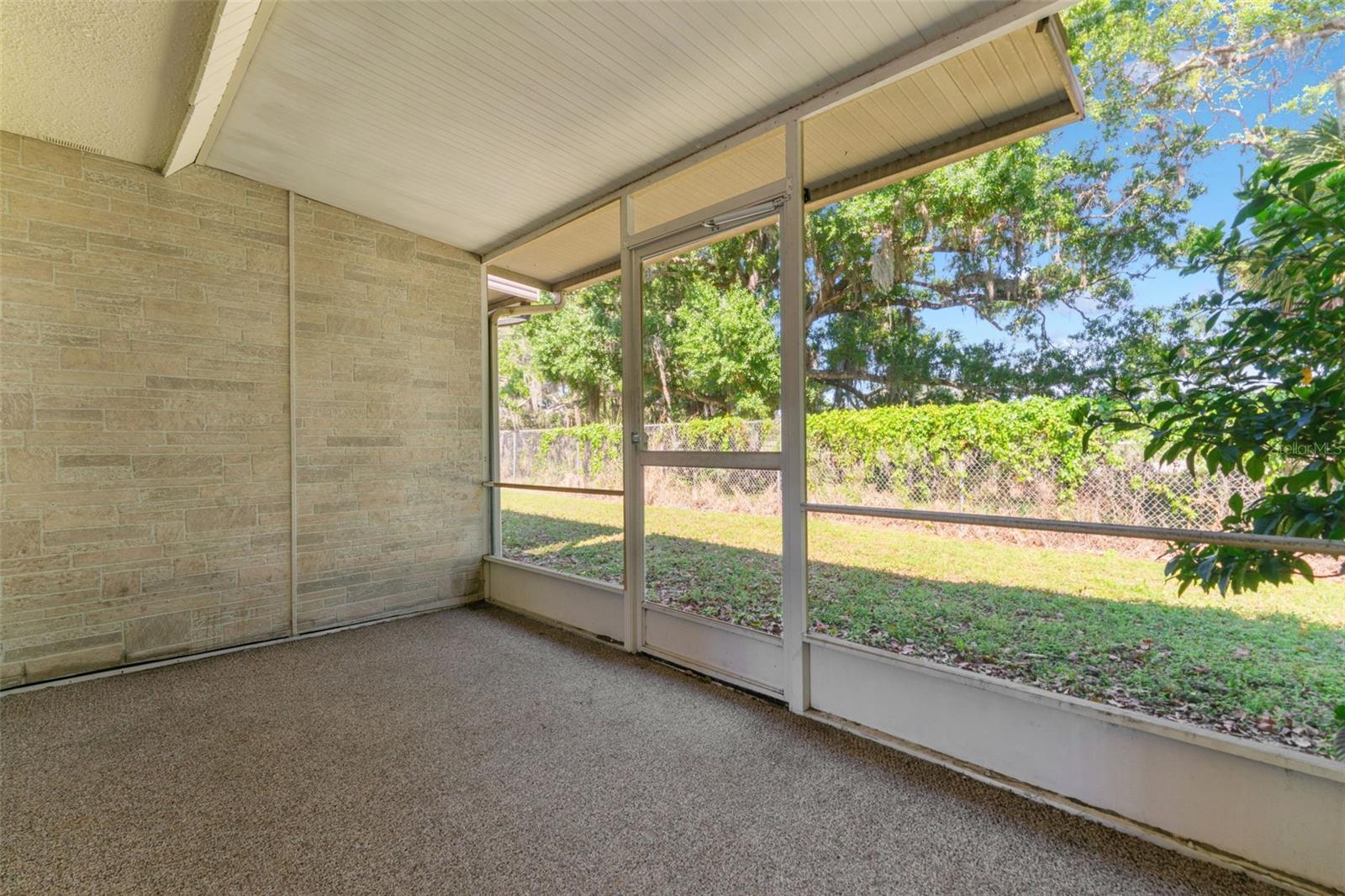 102 BARLOW AVE #102