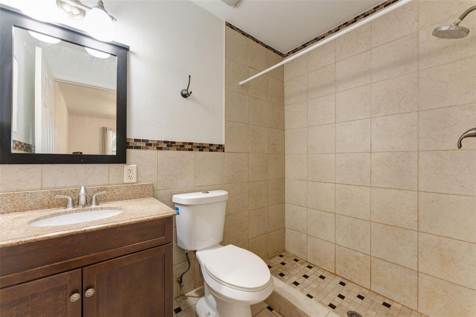 102 BARLOW AVE #102