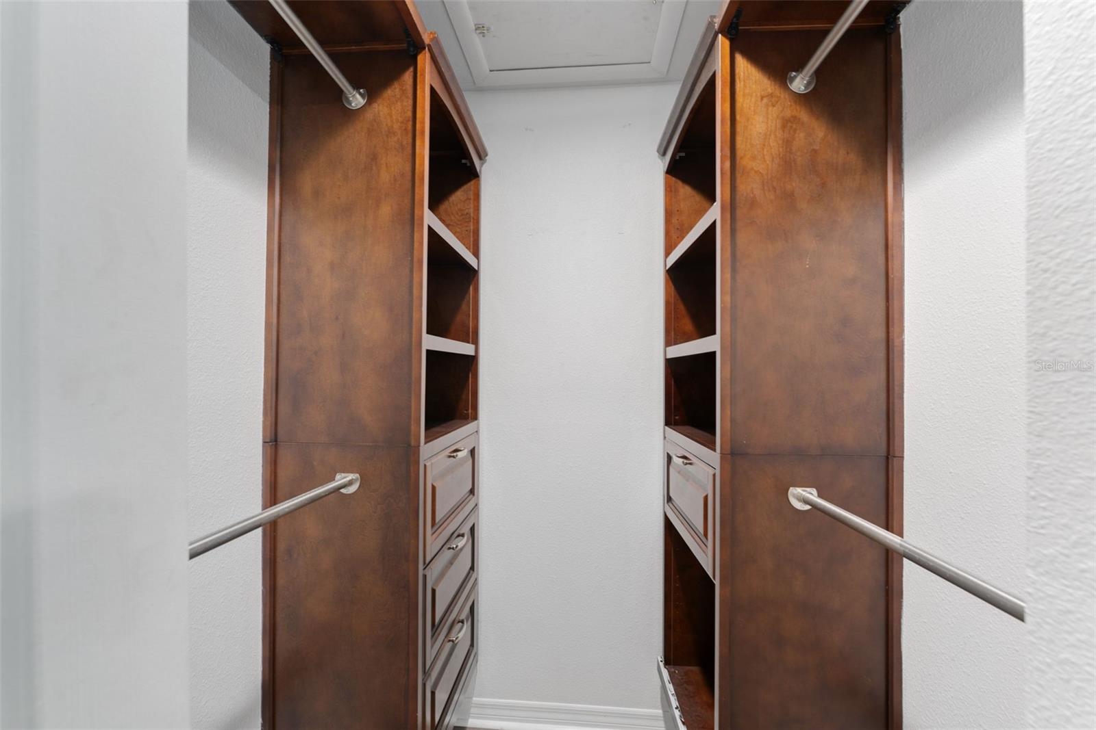 102 BARLOW AVE #102