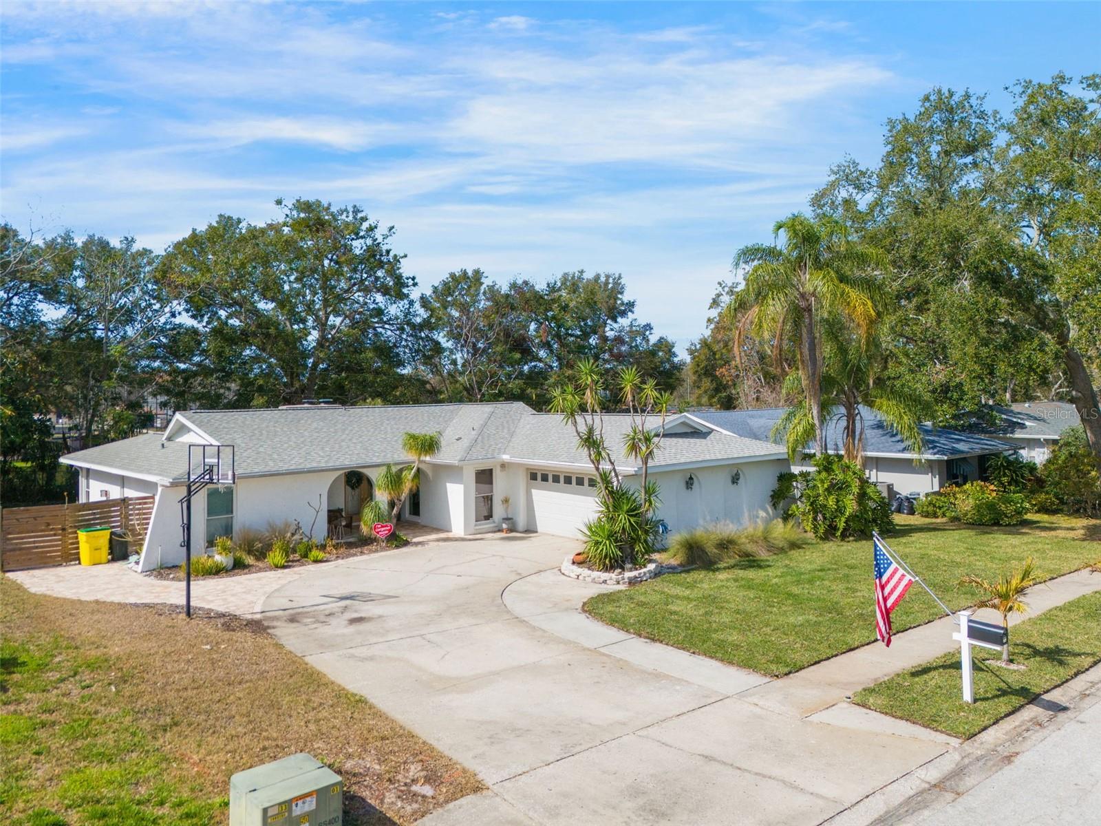 565 SANDY HOOK RD