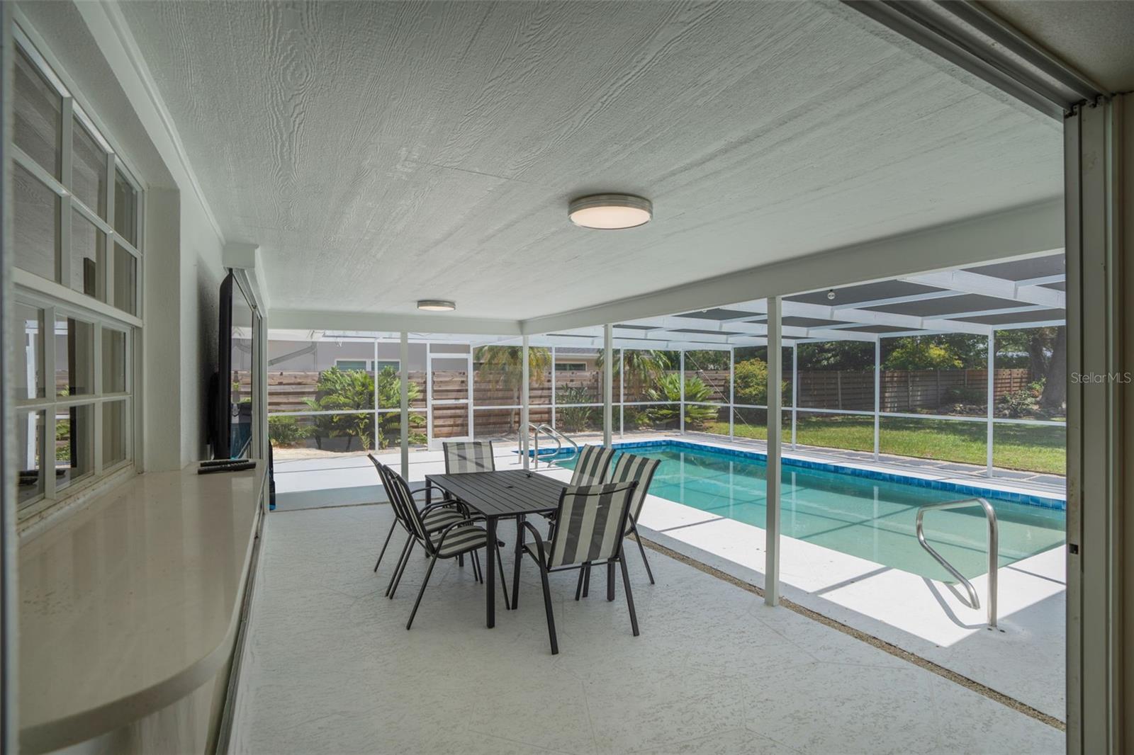 3209 RIVIERA DR