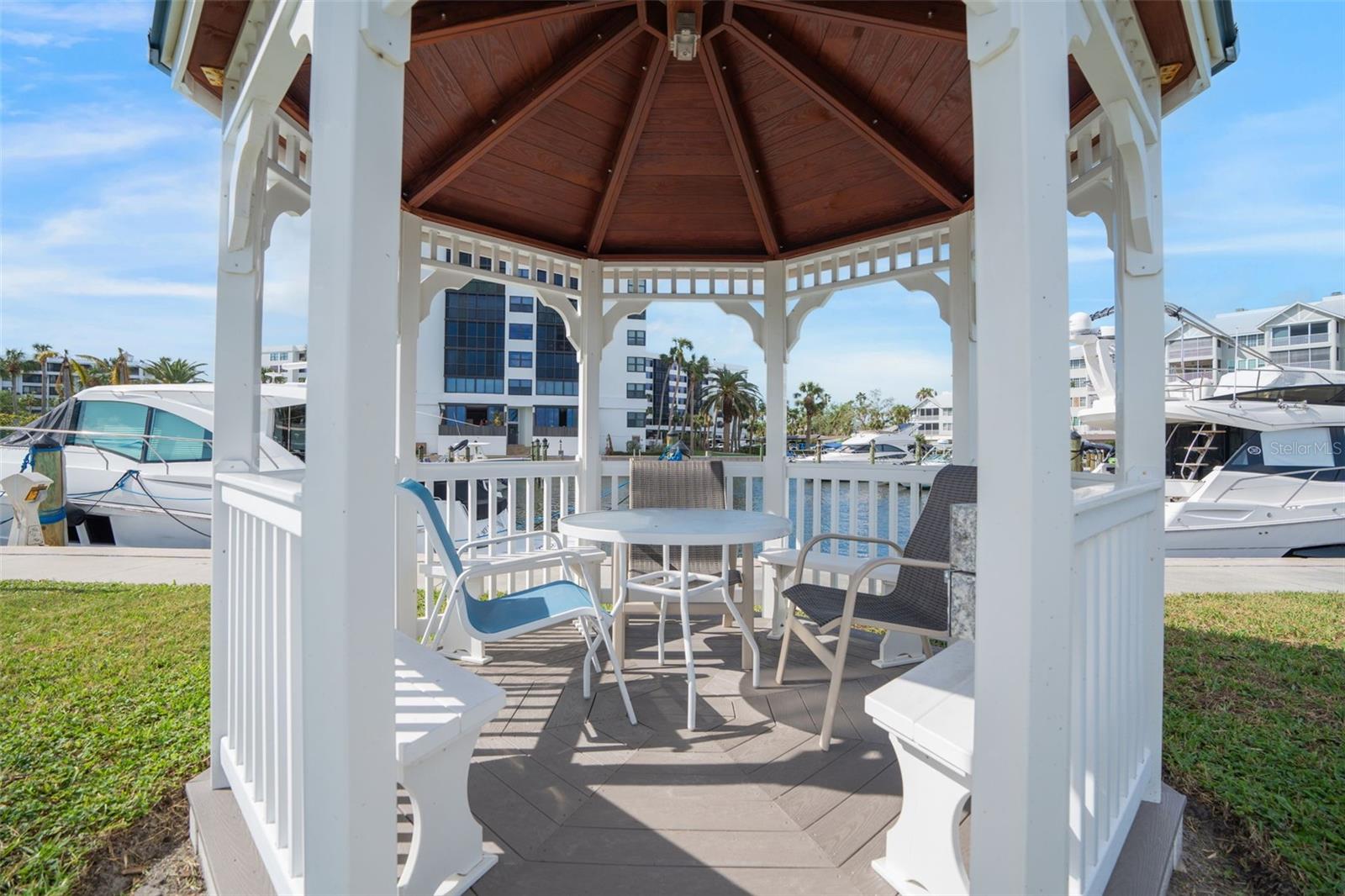 5855 MIDNIGHT PASS RD #318