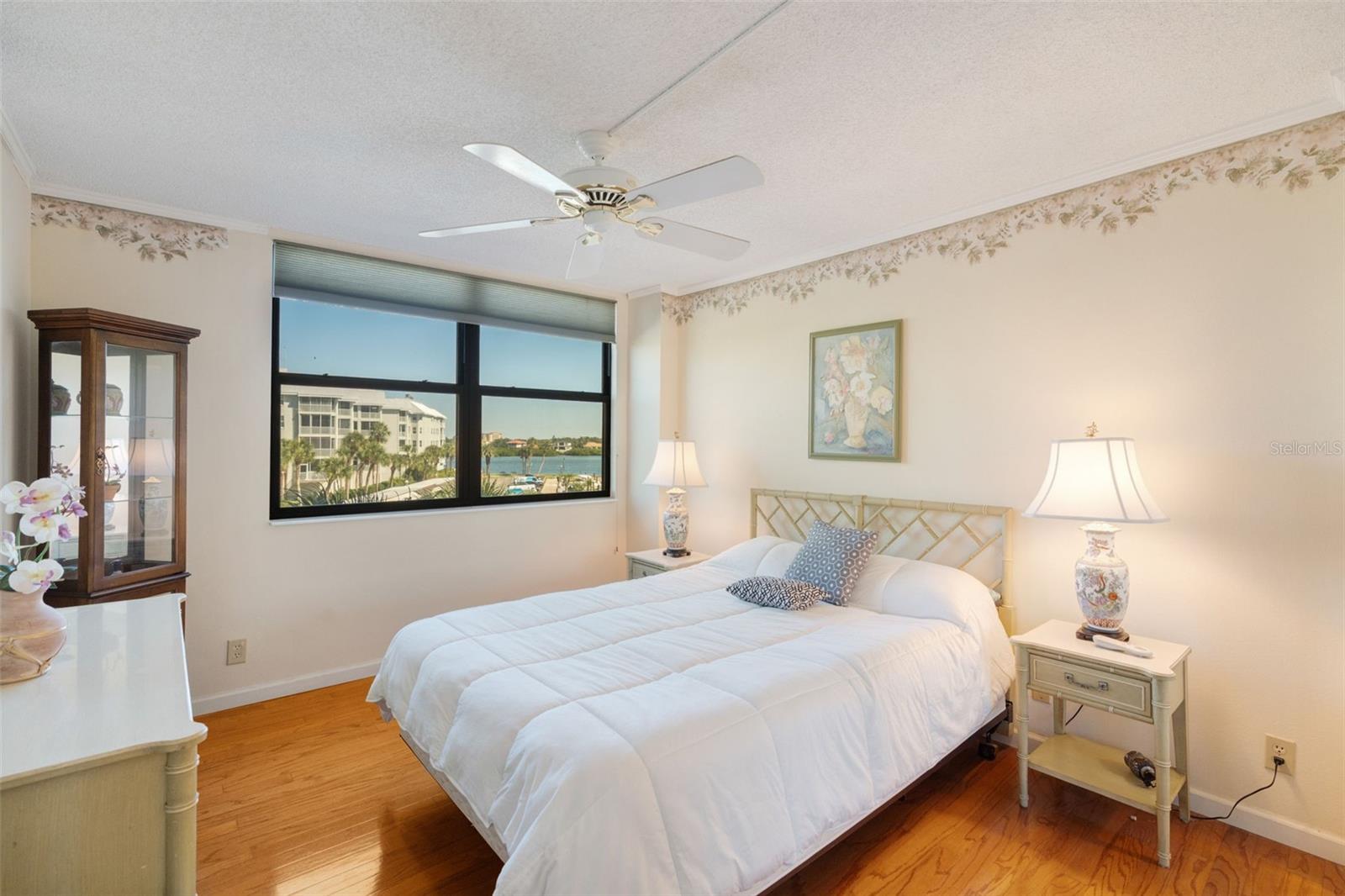 5855 MIDNIGHT PASS RD #318