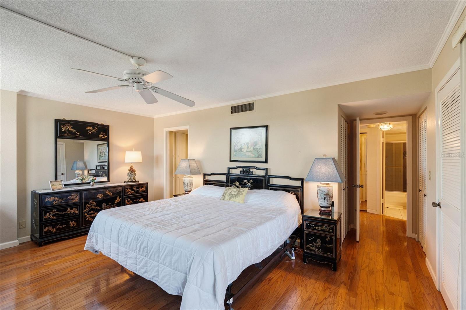 5855 MIDNIGHT PASS RD #318