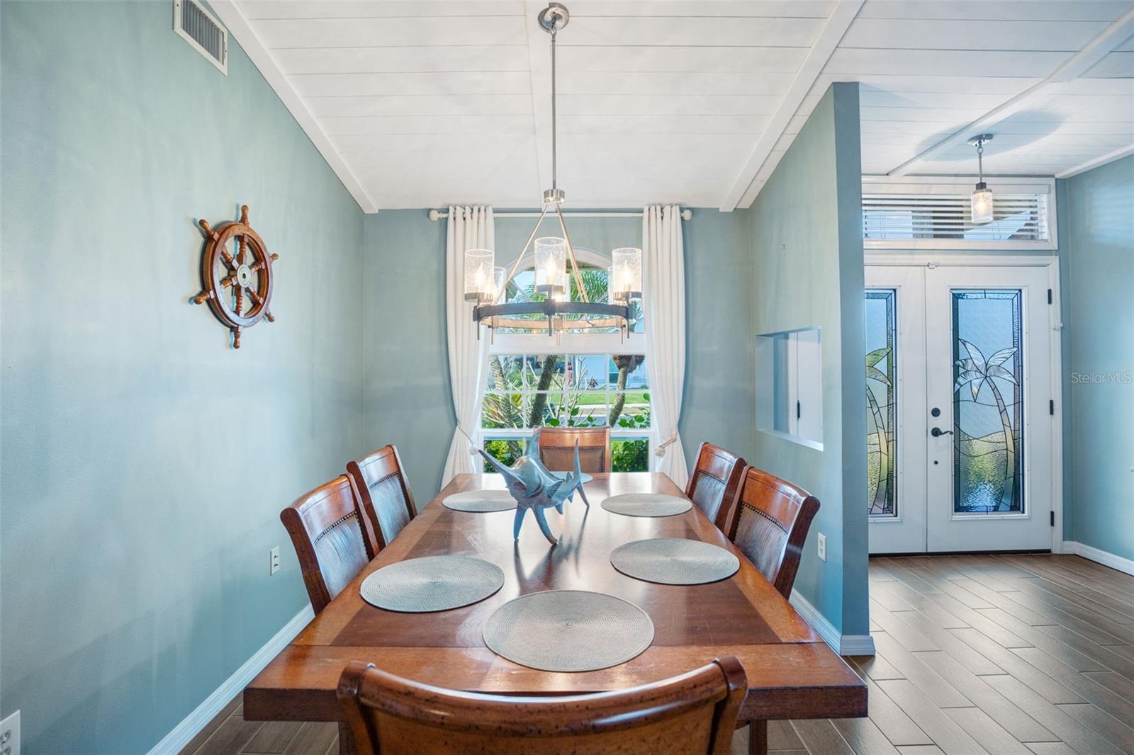 3196 CRYSTAL LAKES CT