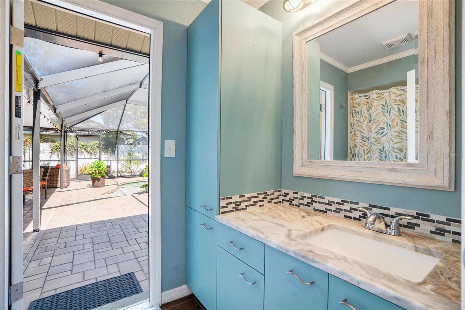 3196 CRYSTAL LAKES CT