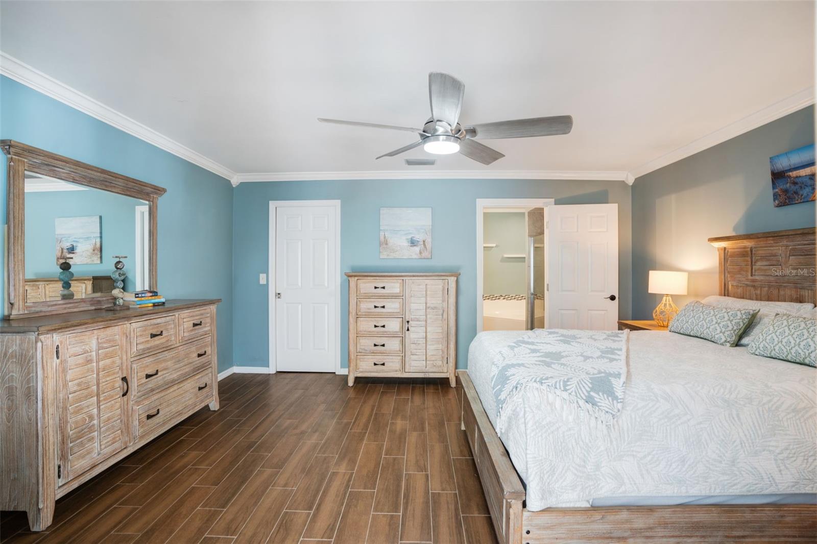 3196 CRYSTAL LAKES CT