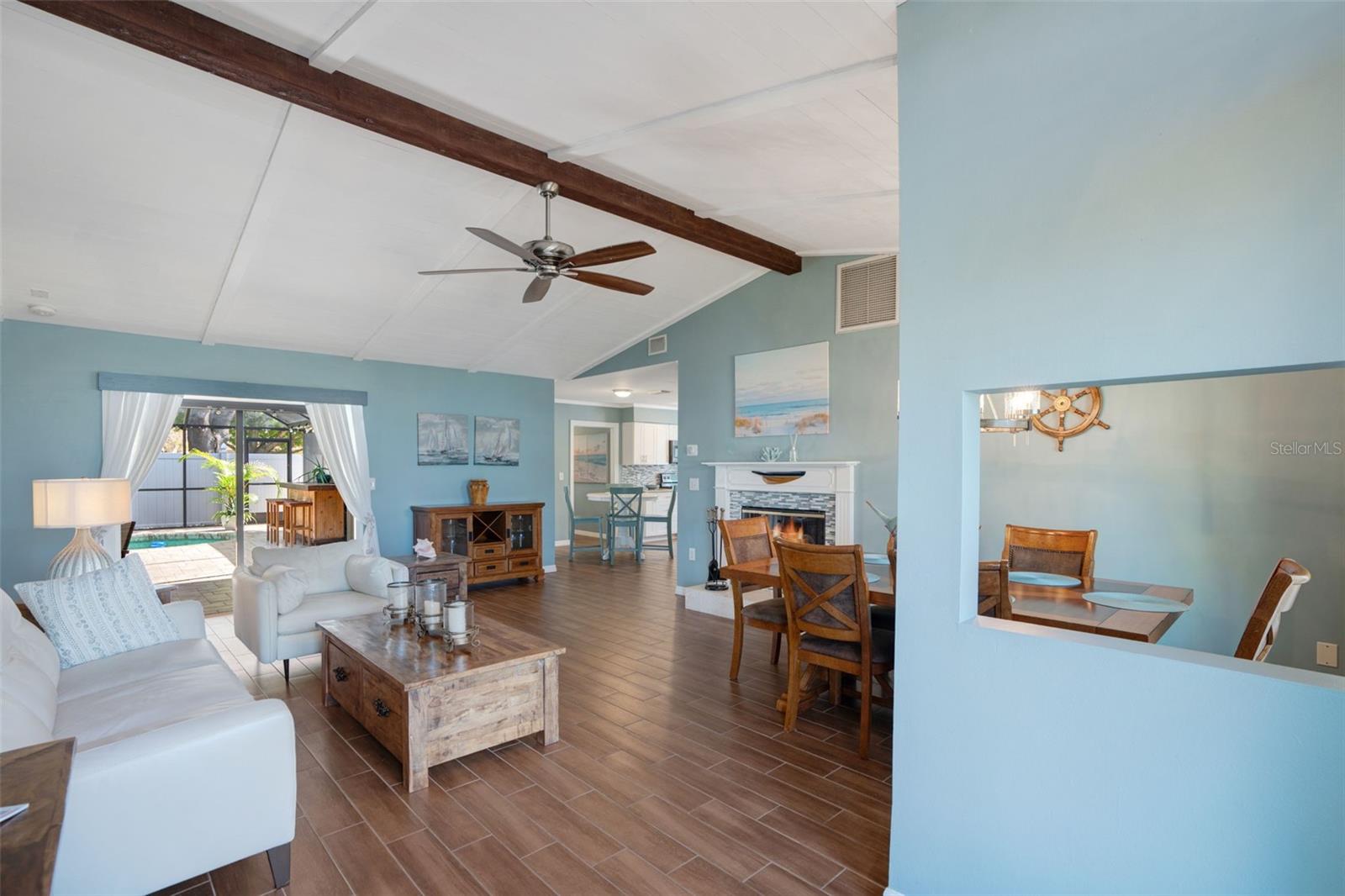 3196 CRYSTAL LAKES CT