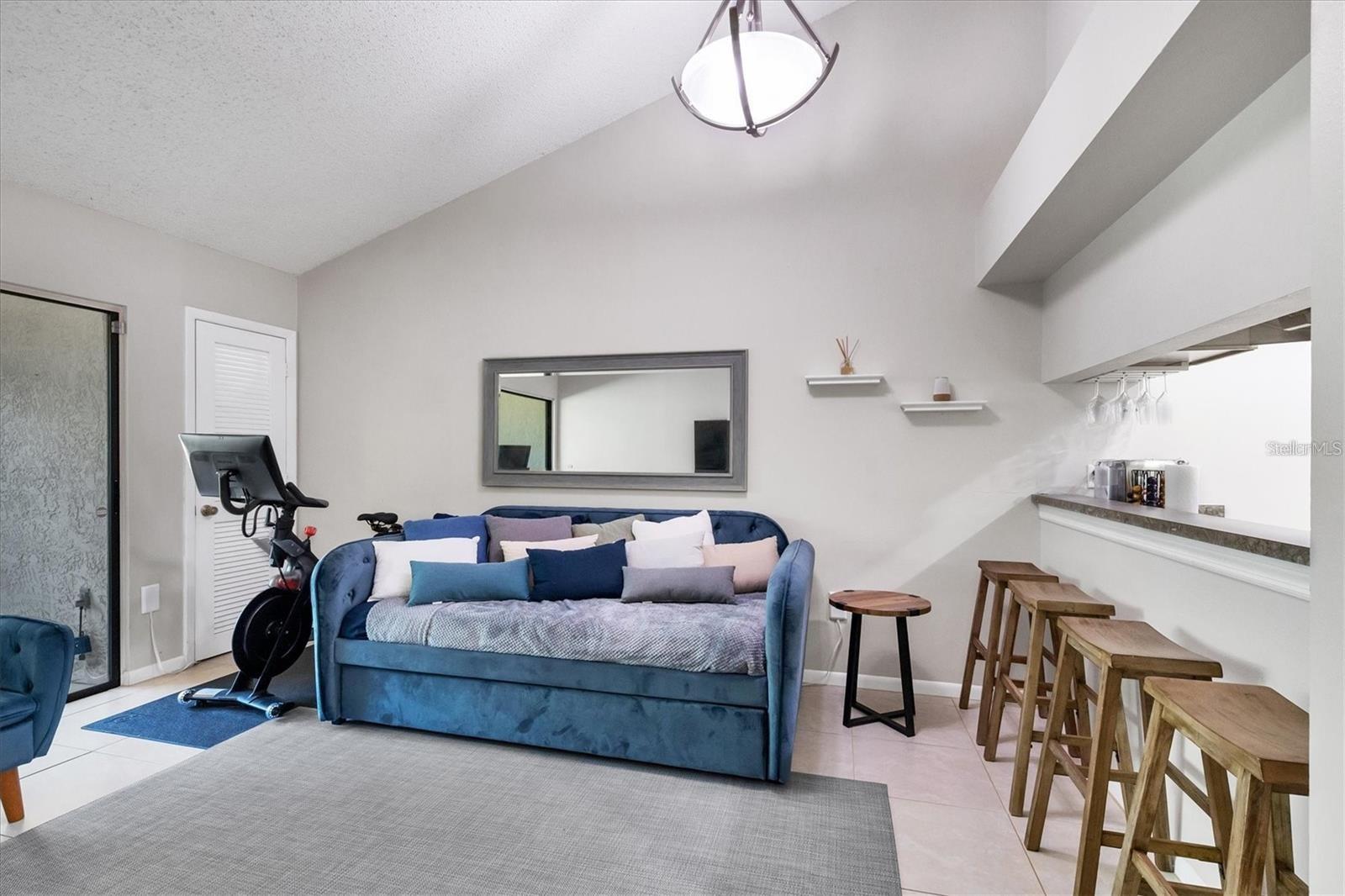 4717 WINSLOW BEACON #7