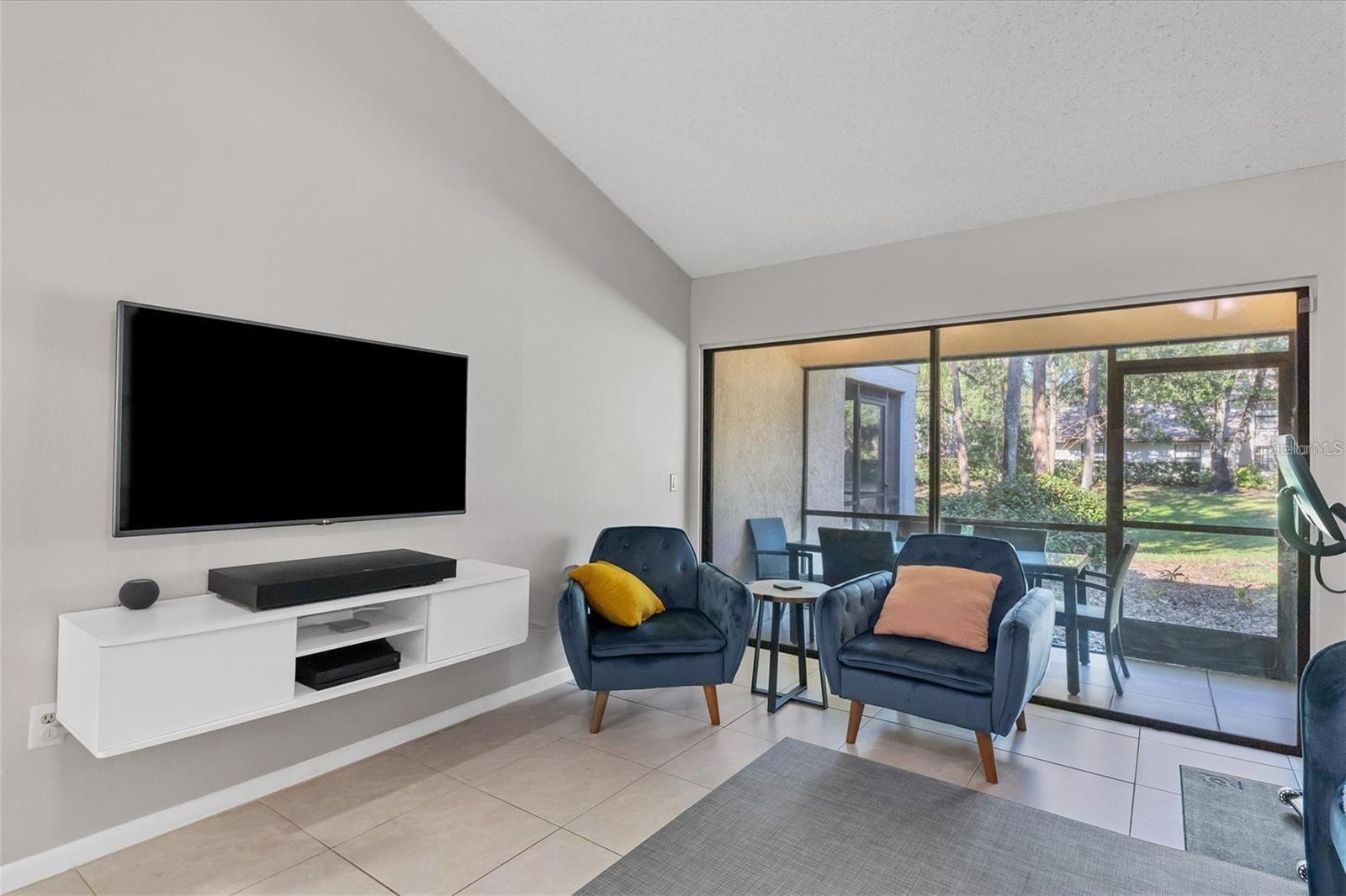 4717 WINSLOW BEACON #7