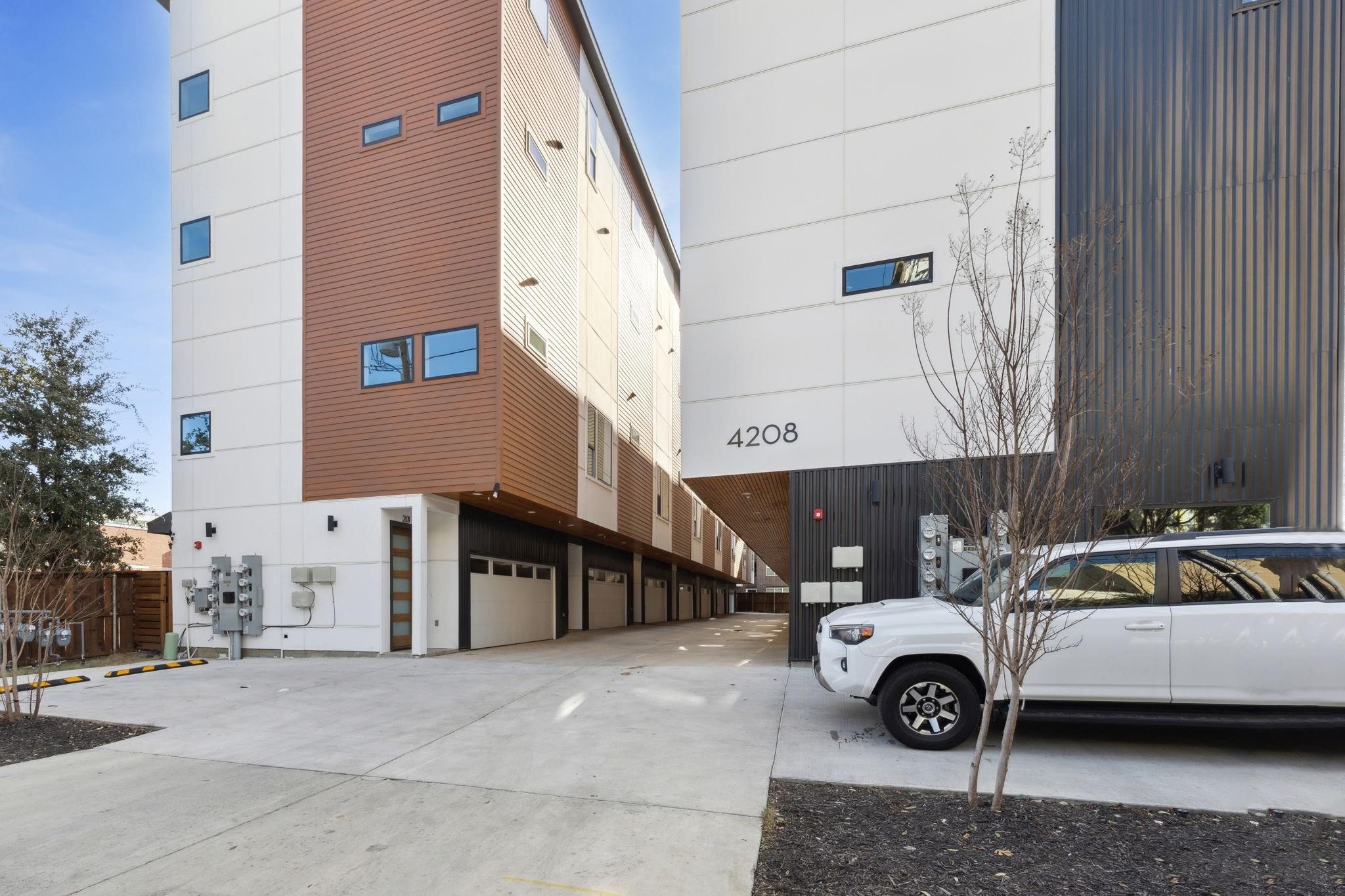 4208 Live Oak Street 201