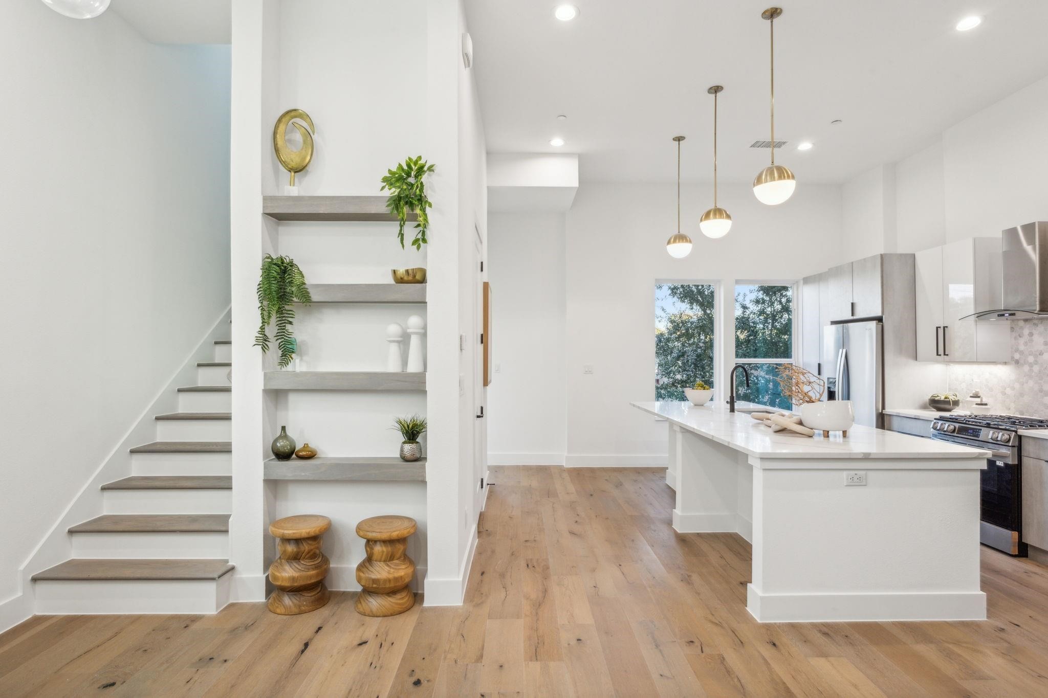 4208 Live Oak Street 201