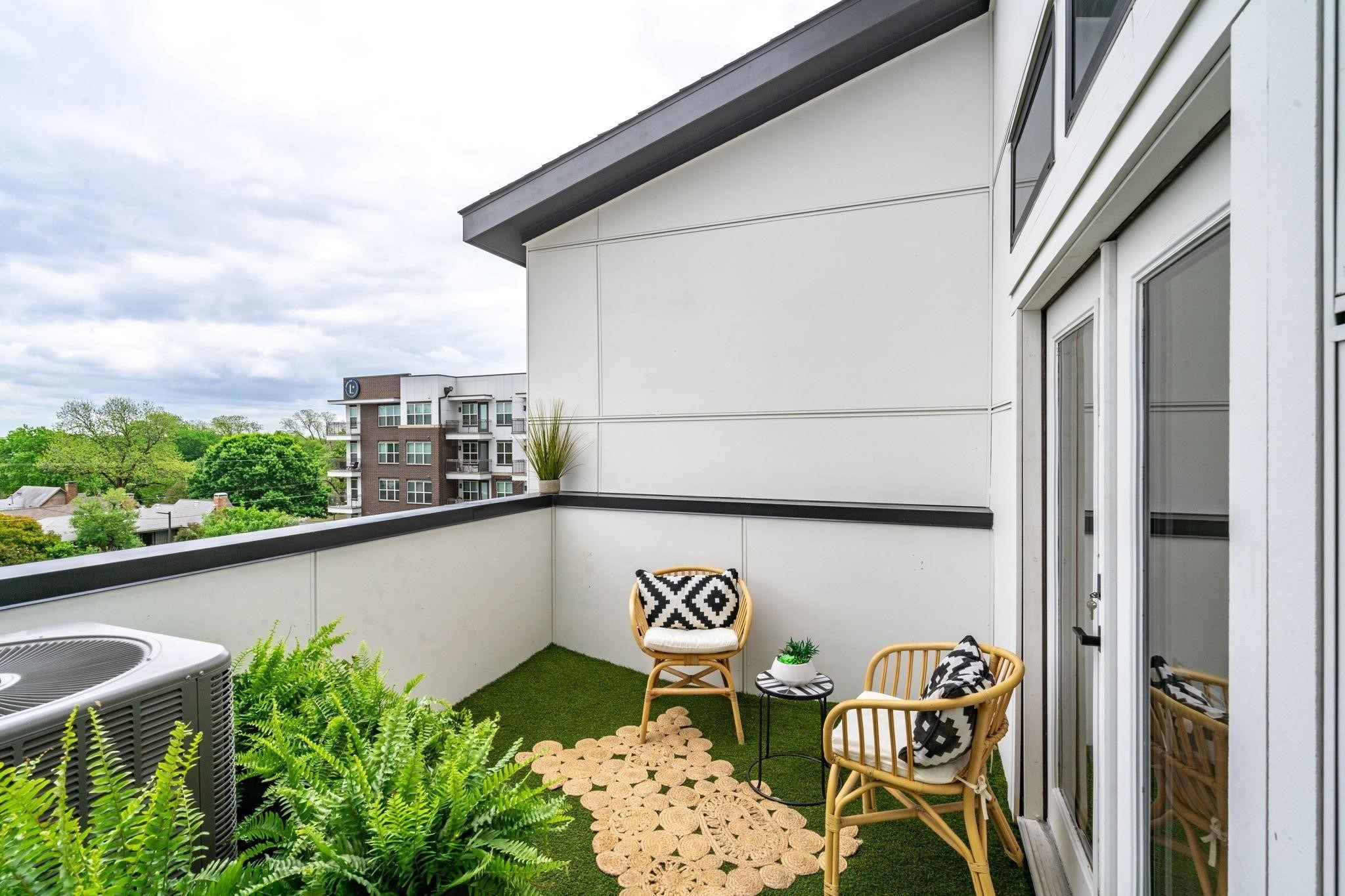 4208 Live Oak Street 201