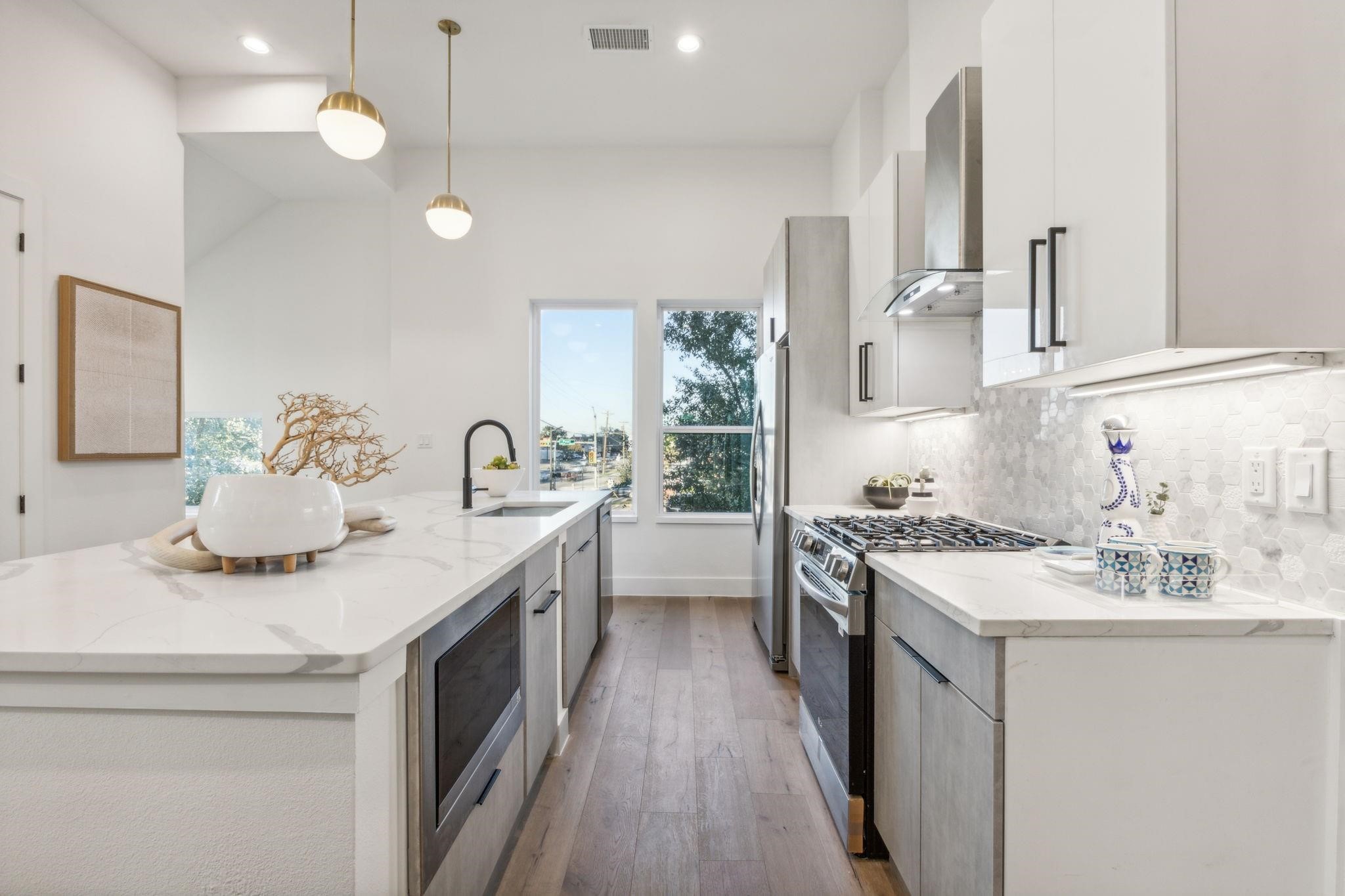 4208 Live Oak Street 201