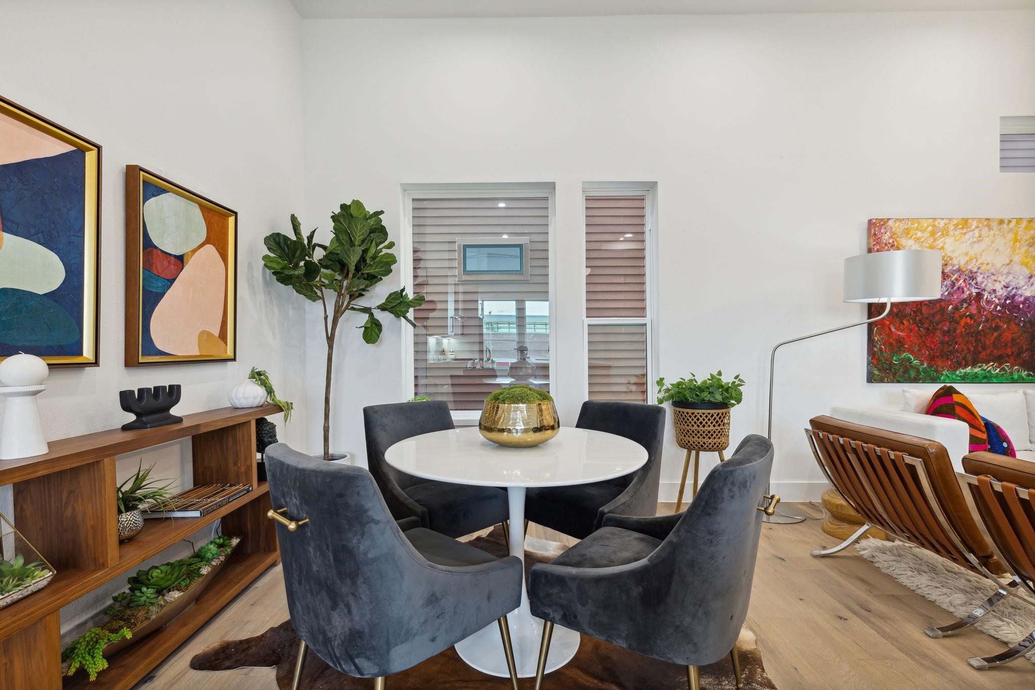 4208 Live Oak Street 106