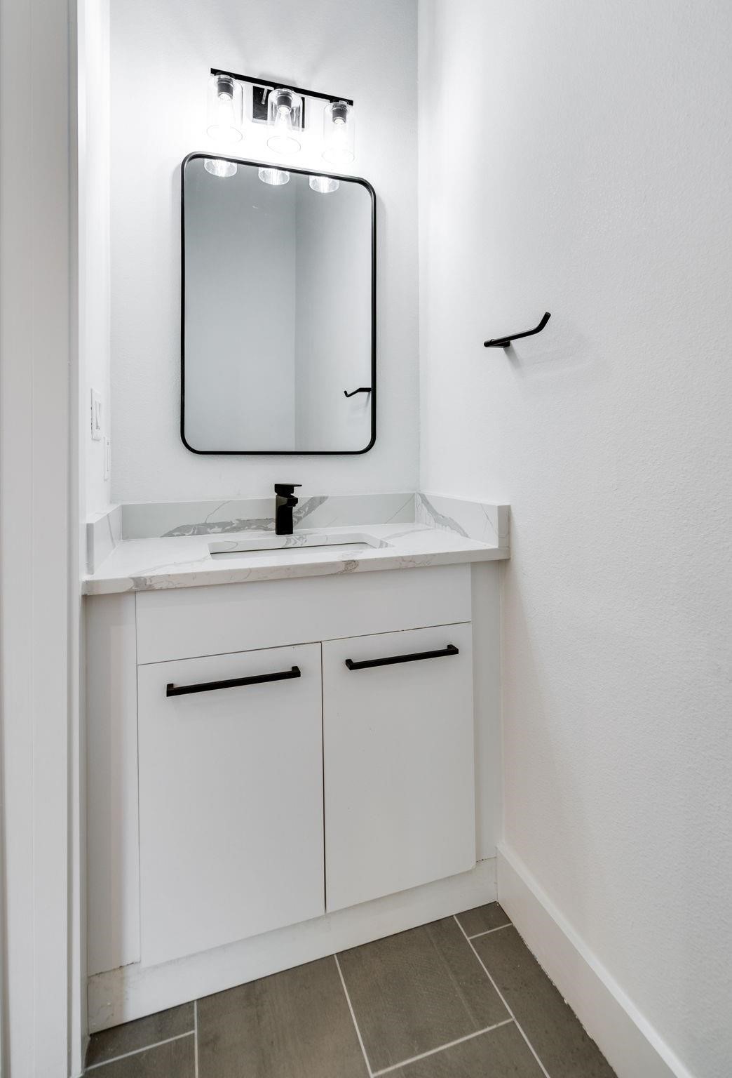 4208 Live Oak Street 106