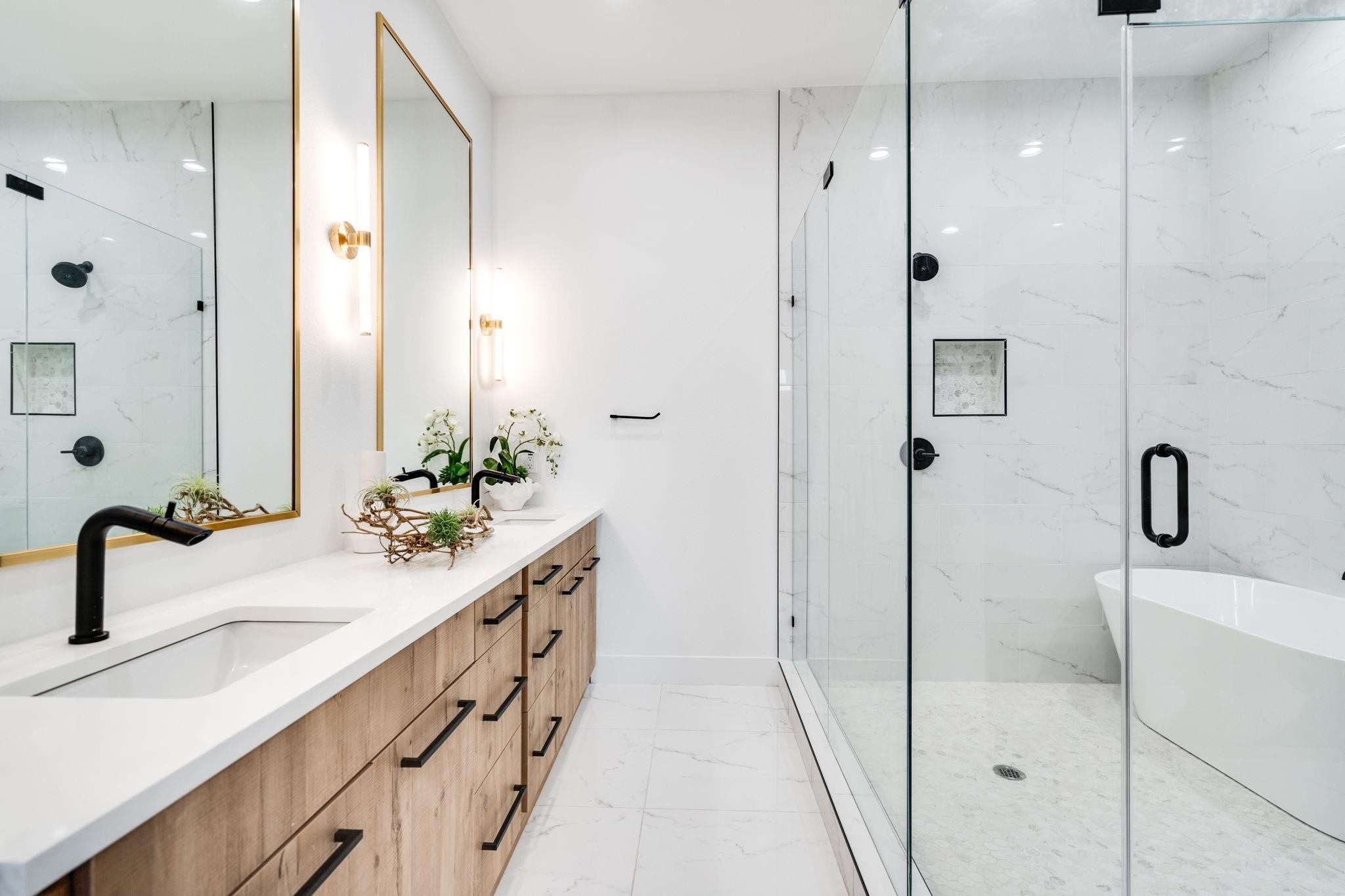 4208 Live Oak Street 106